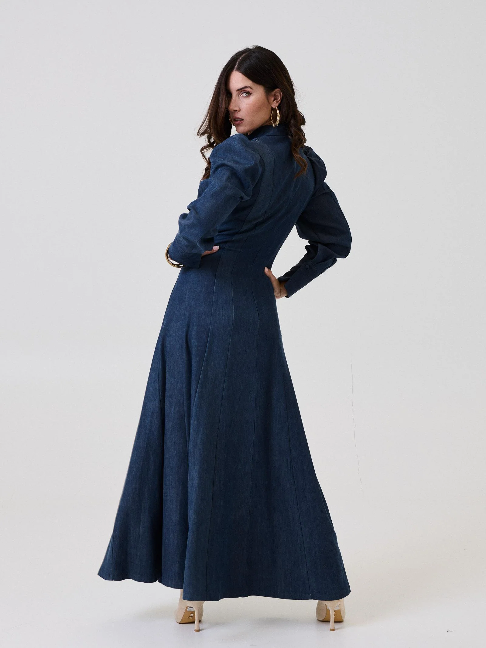 Abito lungo Bohemian Vì in denim con spalline a palloncino - Image 4