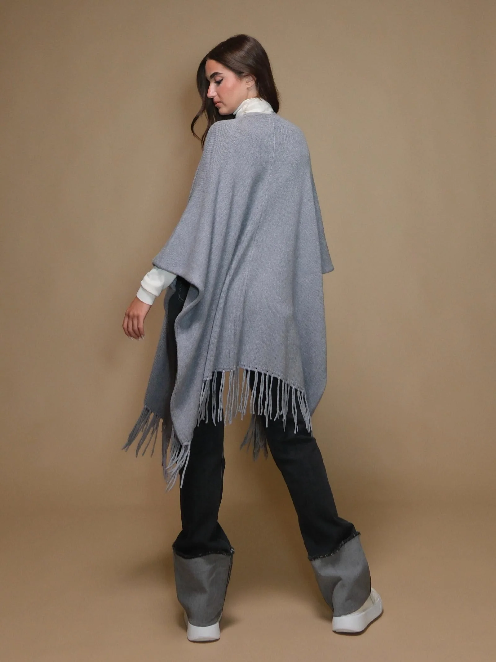 Cardigan Armoire con frange grigio perla - Image 3