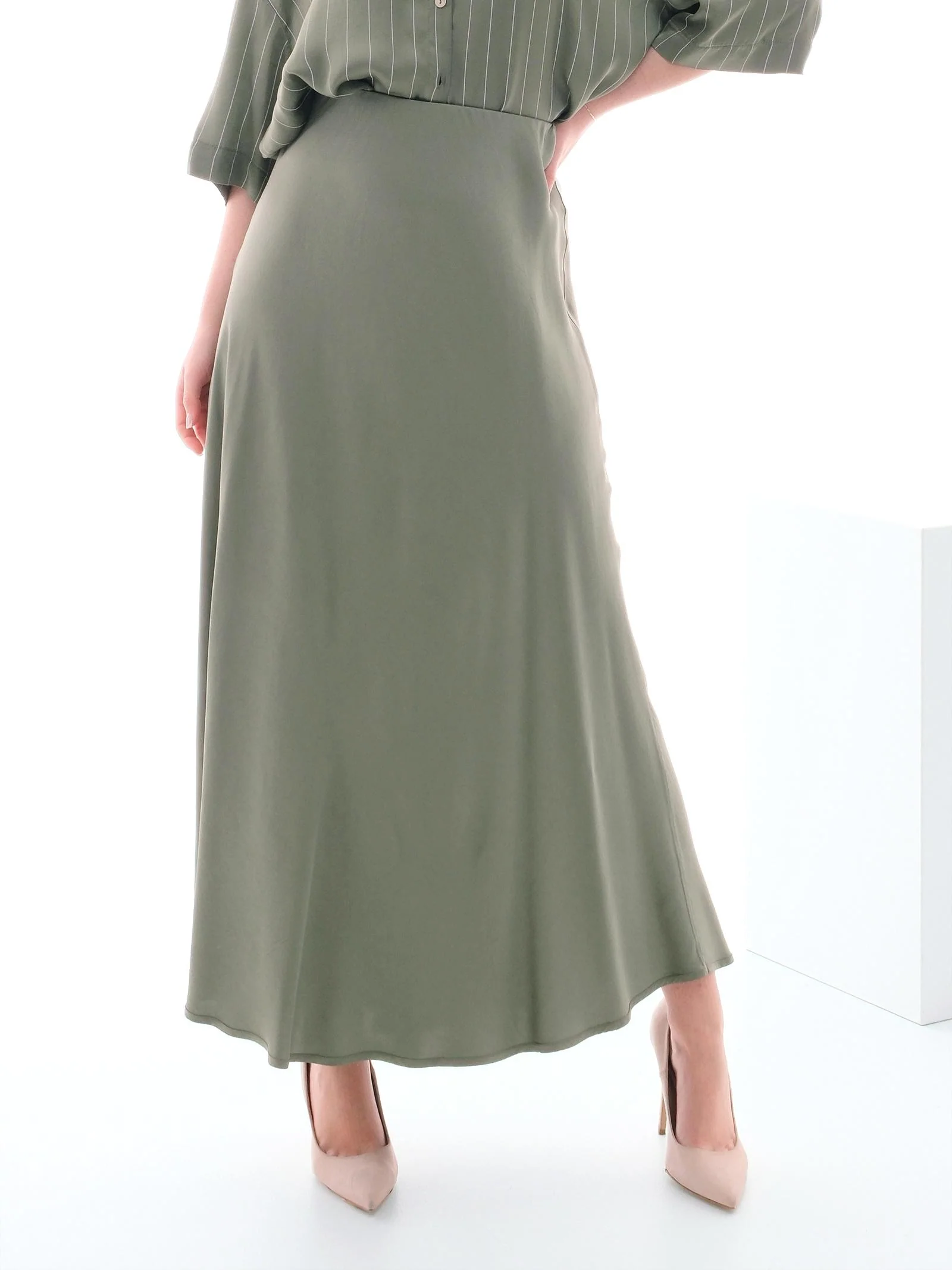 Gonna midi Armoire verde militare in raso