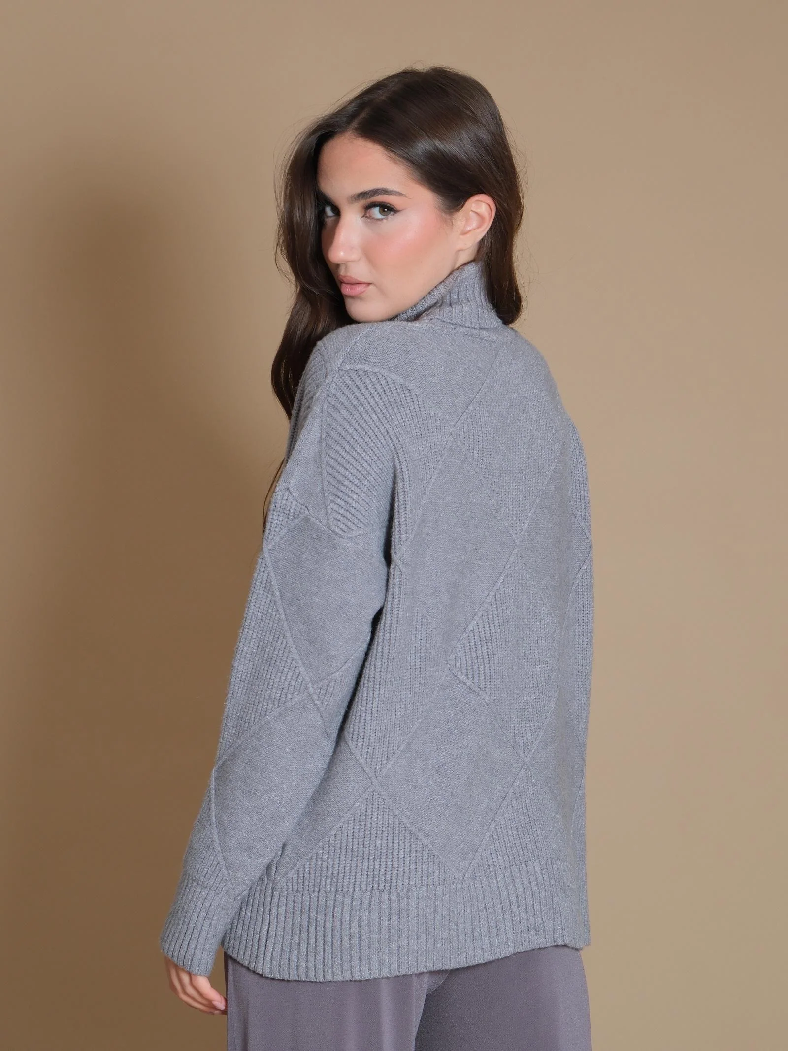 Maglione Armoire collo alto con dettagli a rombi grigio perla - Image 3