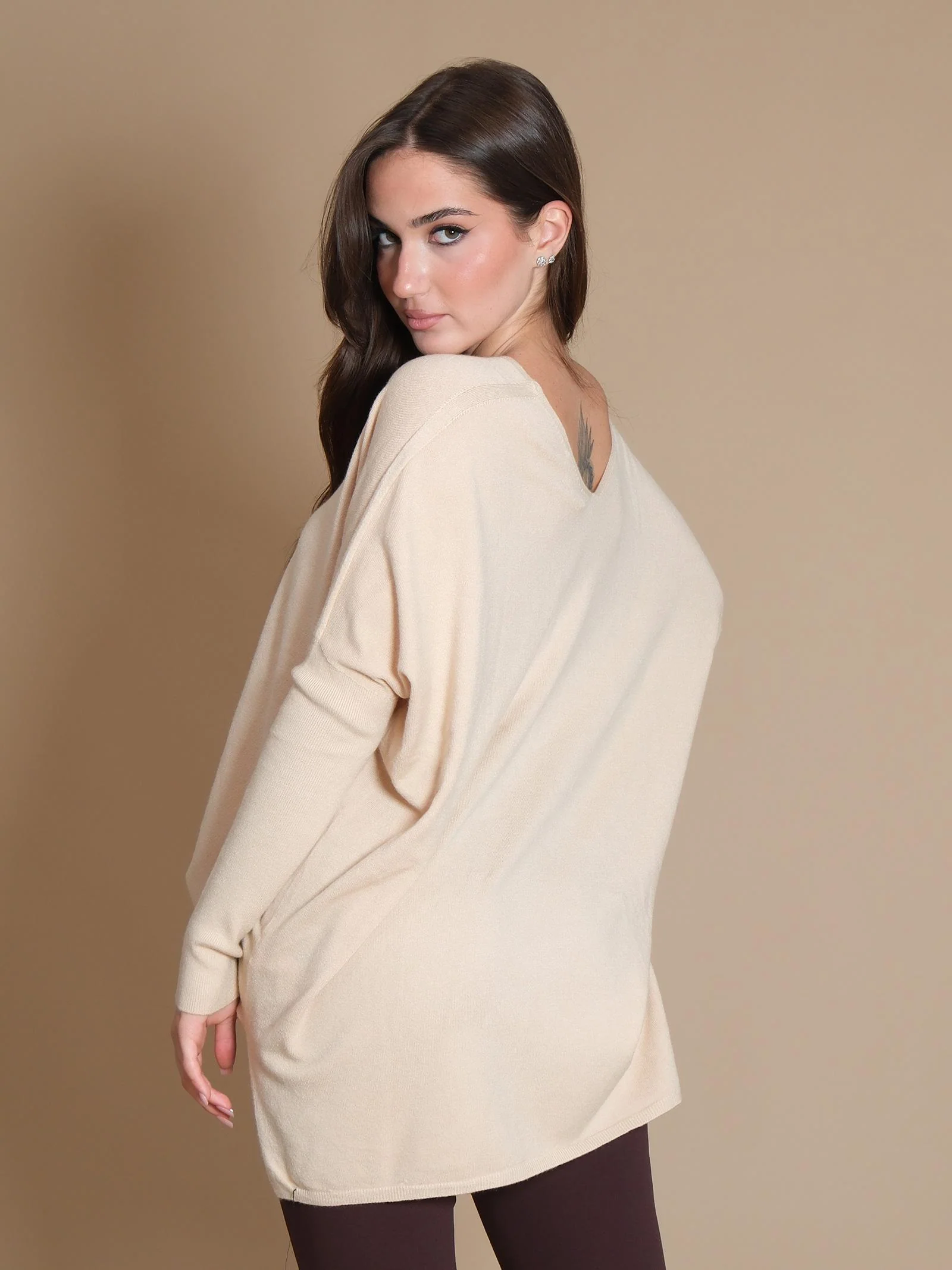 Maglione over Armoire doppia V mandorla - Image 3