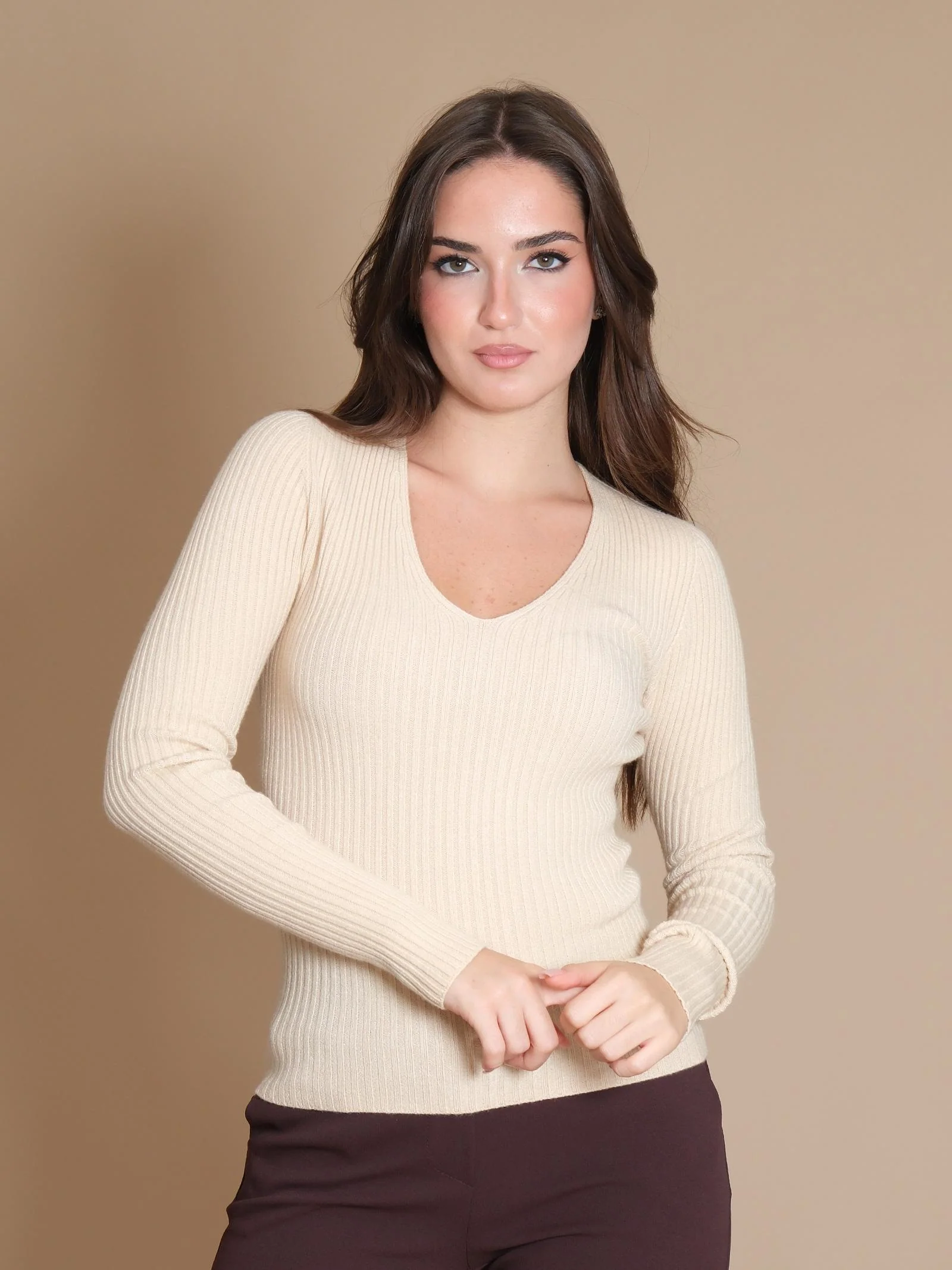 maglione scollo a v mandorla - Image 2