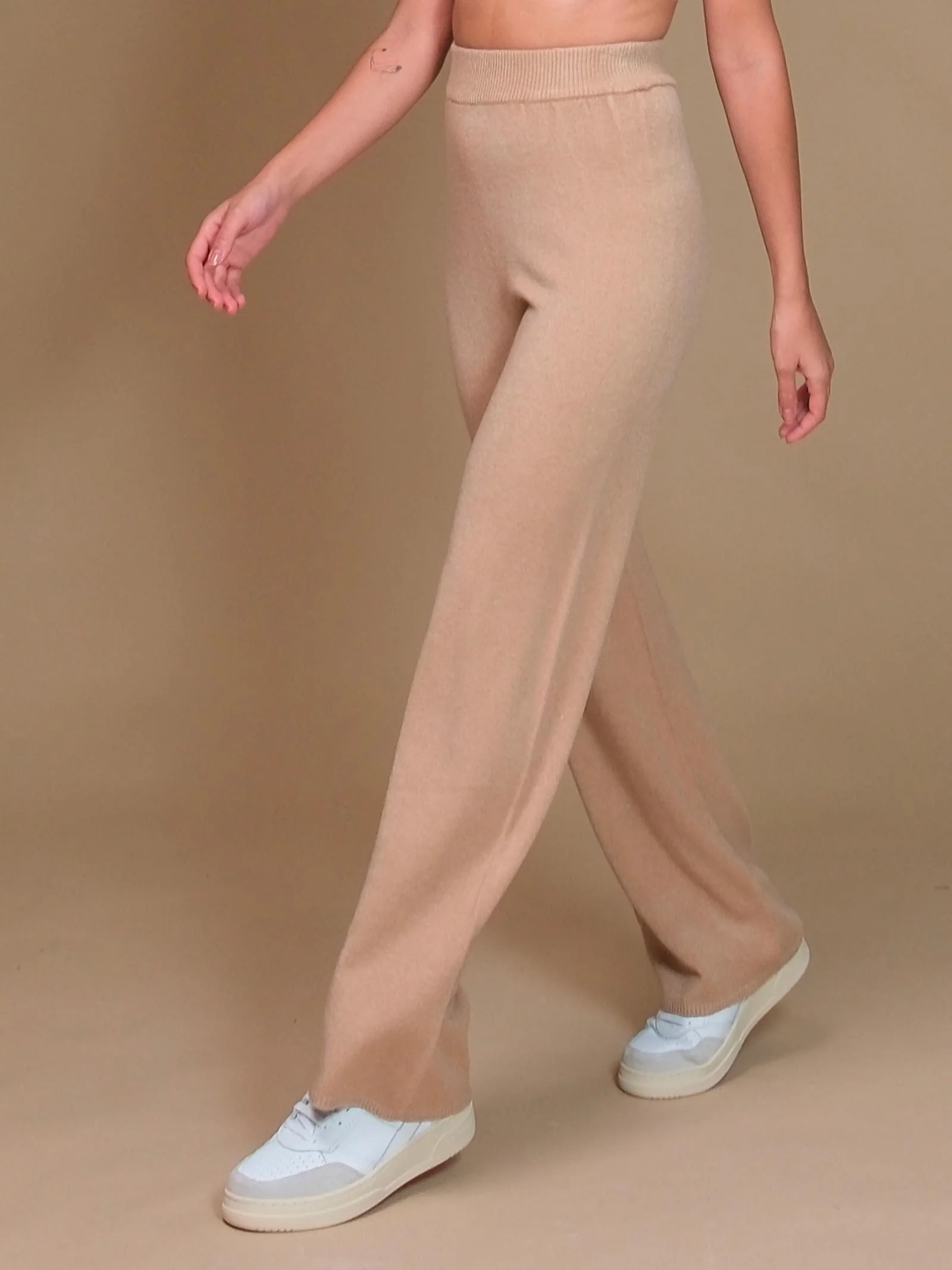 Pantalone a palazzo Armoire in maglia mandorla - Image 2