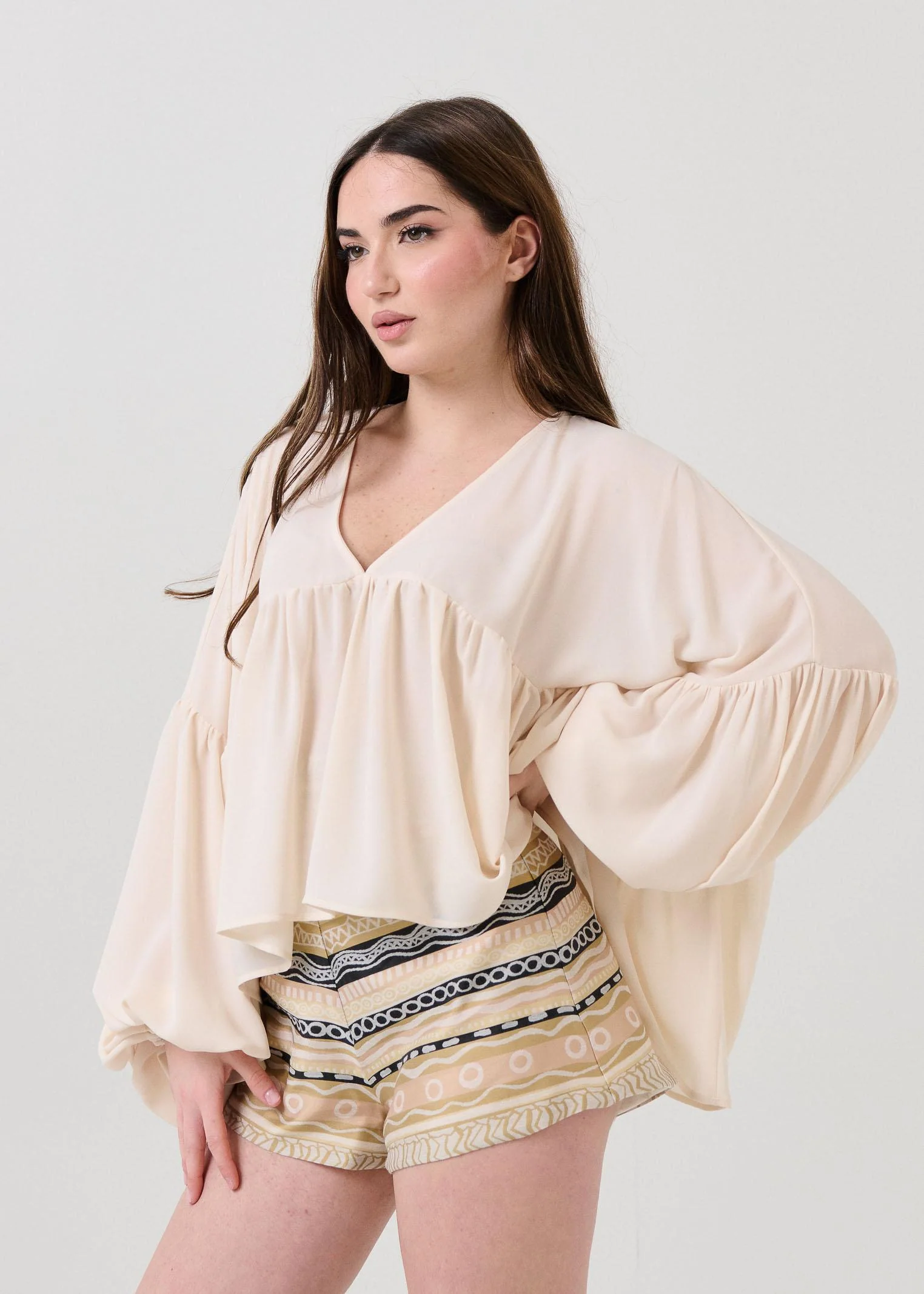 Blusa Bohemian Vì crema con maniche ampie - Image 2