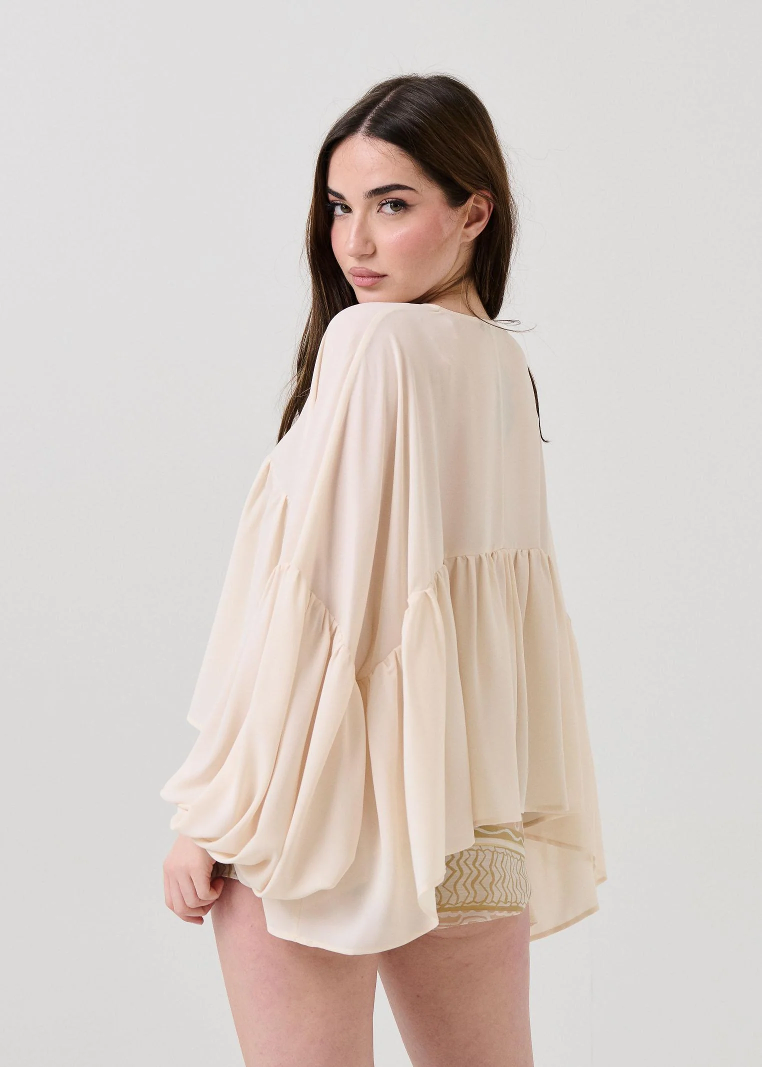 Blusa Bohemian Vì crema con maniche ampie - Image 3