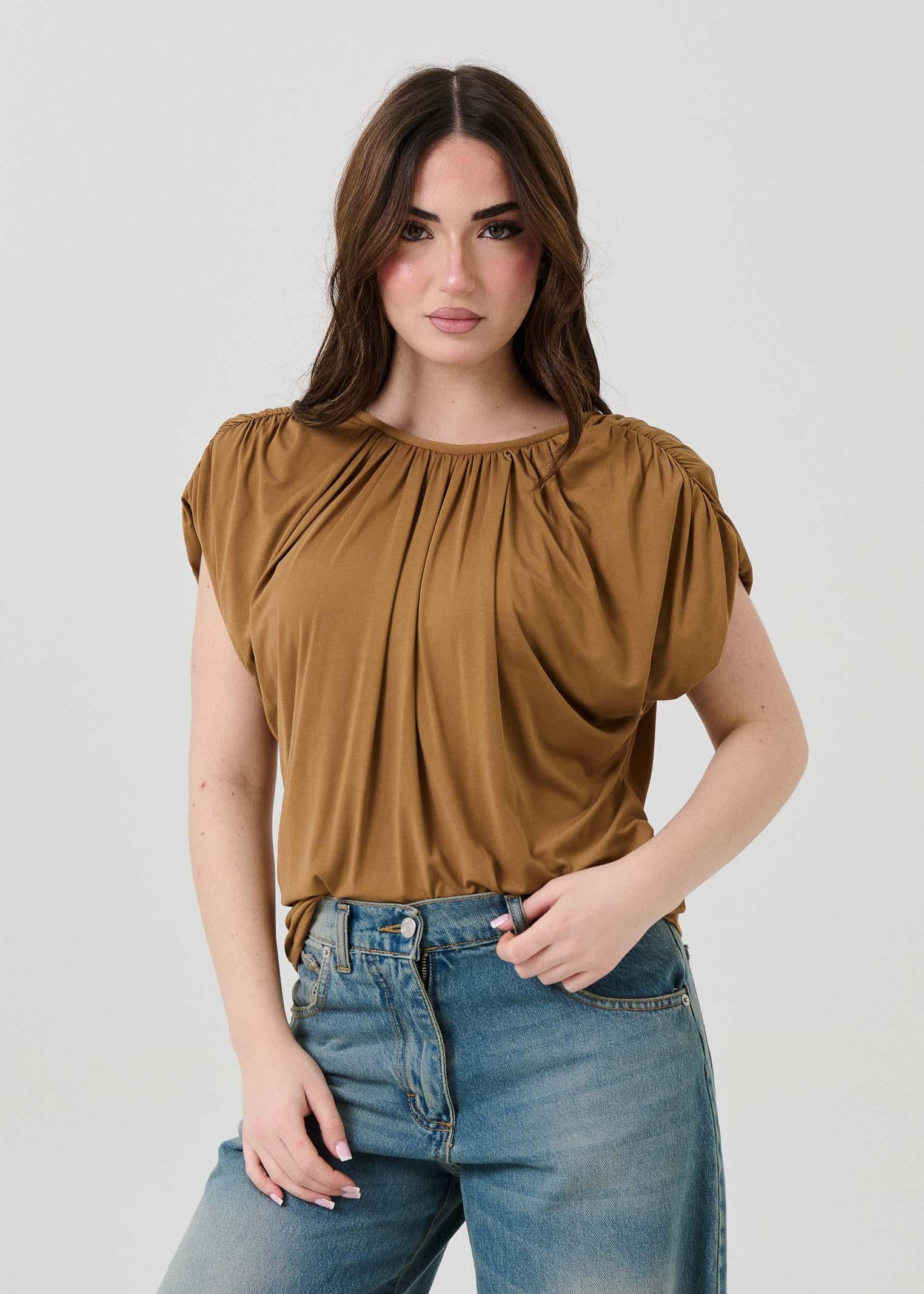 Blusa con foulard sfrangiato Souvenir caramello