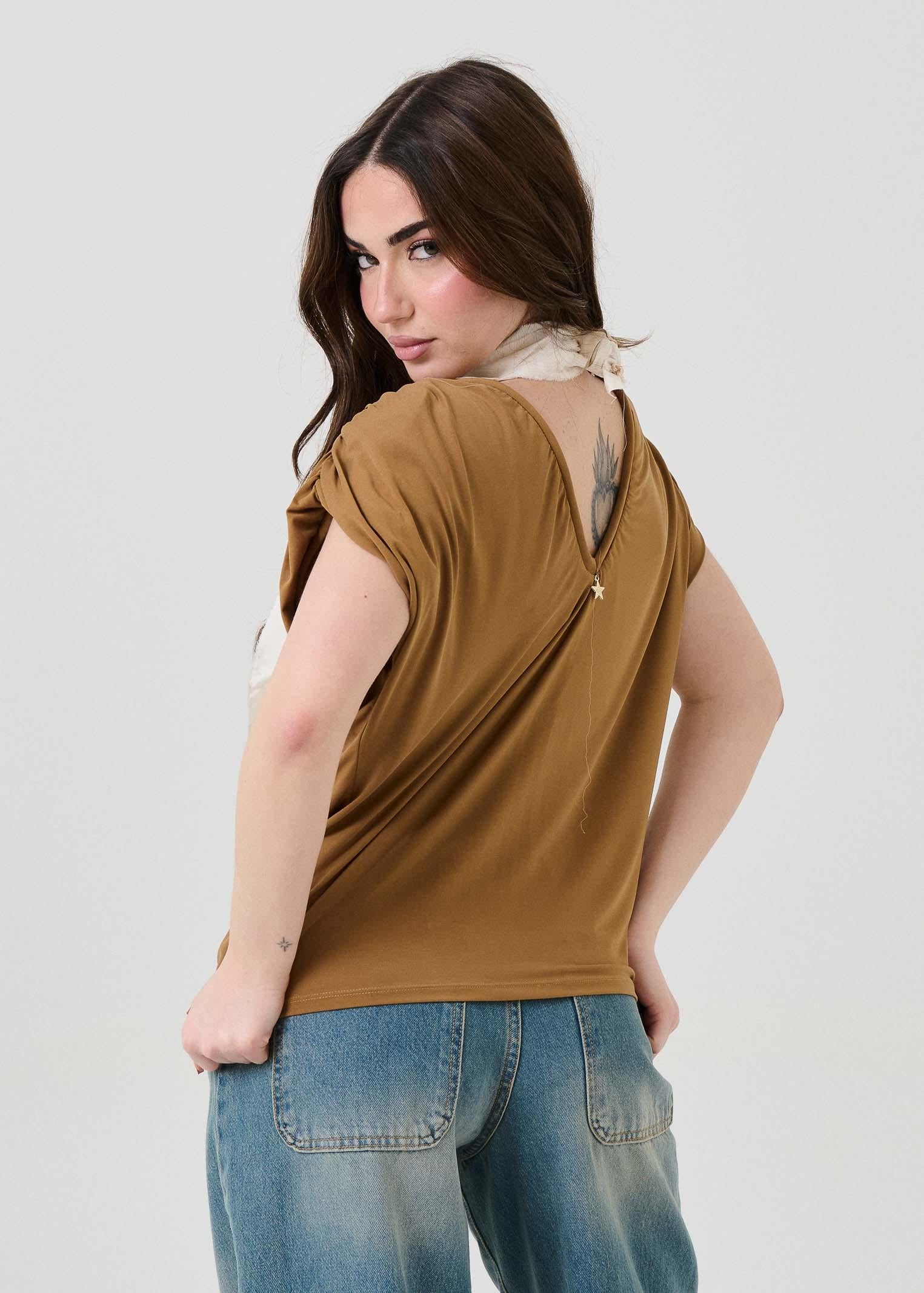 Blusa con foulard sfrangiato Souvenir caramello - Image 4