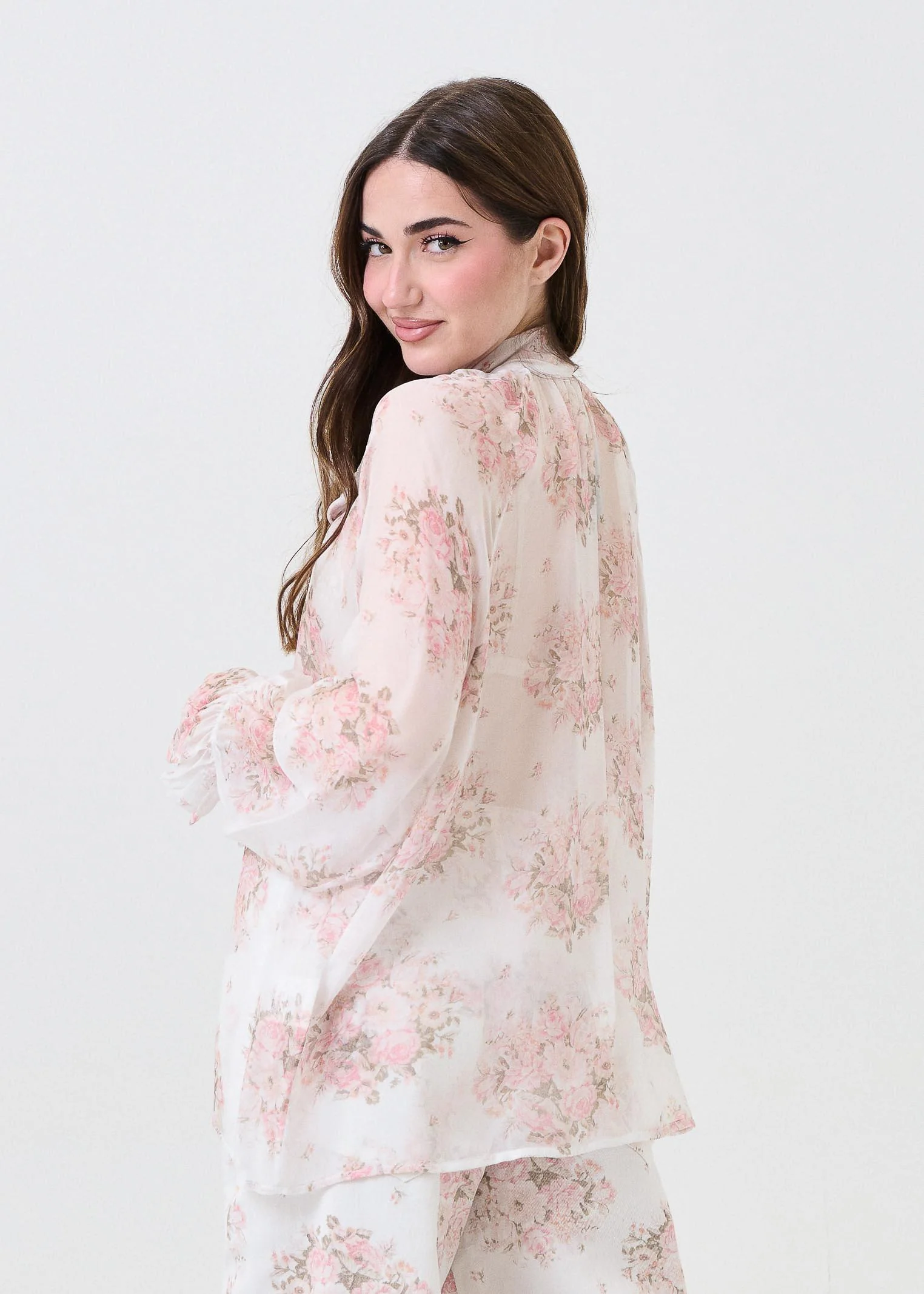 Blusa floreale Vicolo bianca con fiocco al collo - Image 3