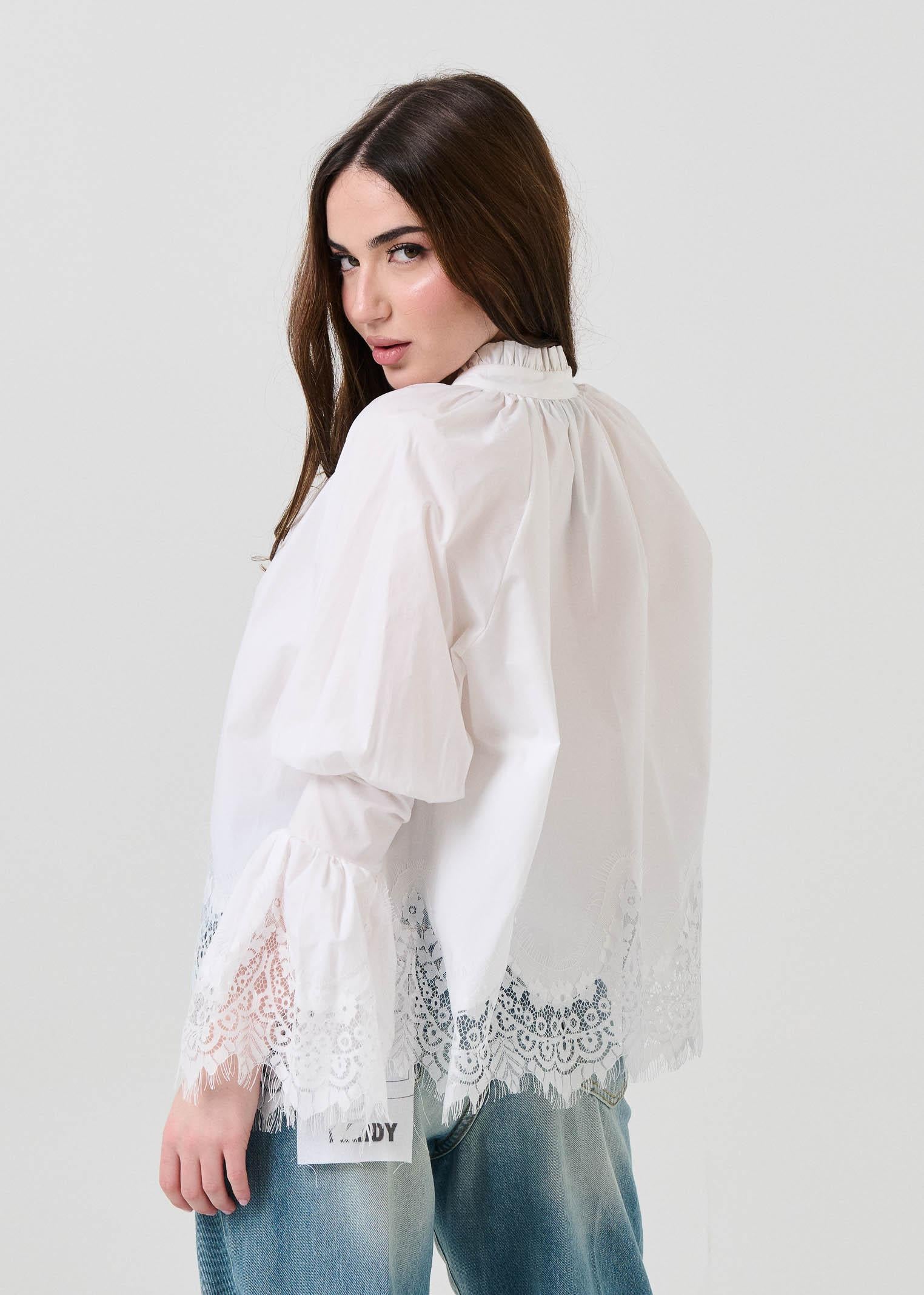 Blusa Haveone bianca con inserti in pizzo - Image 3