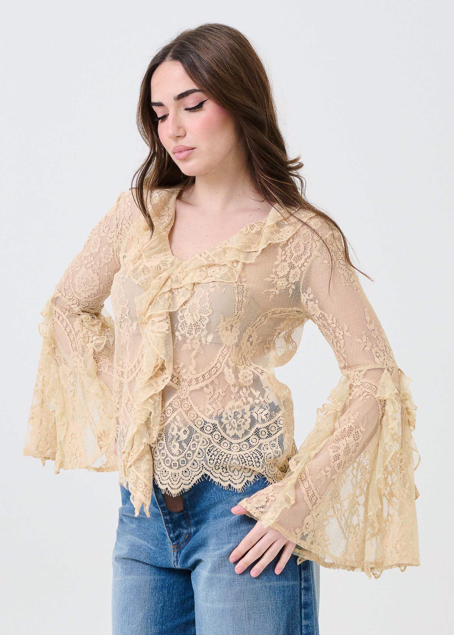 Blusa in pizzo Souvenir beige con volant - Image 2