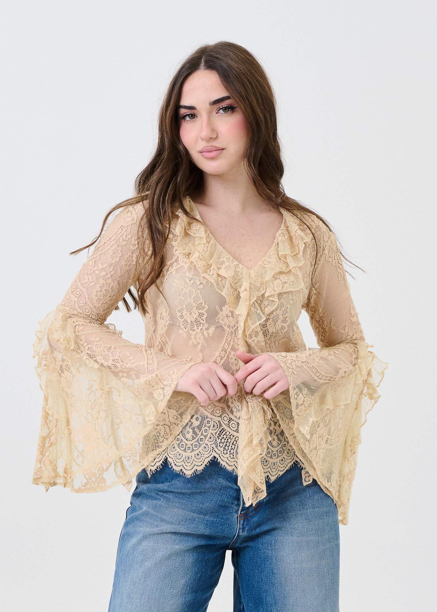 Blusa in pizzo Souvenir beige con volant - Image 3