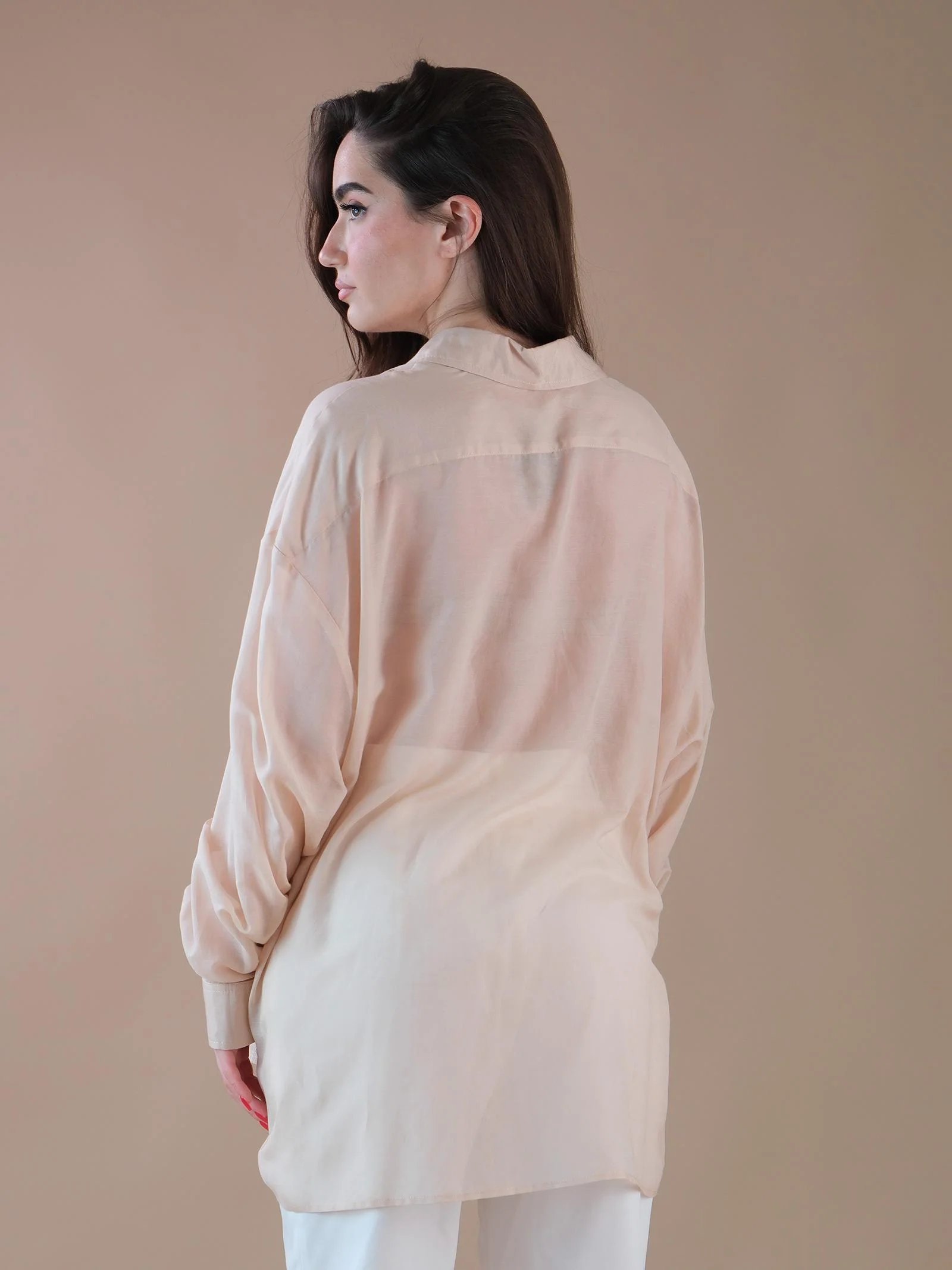 Camicia over beige velata in misto cotone e seta - Image 3
