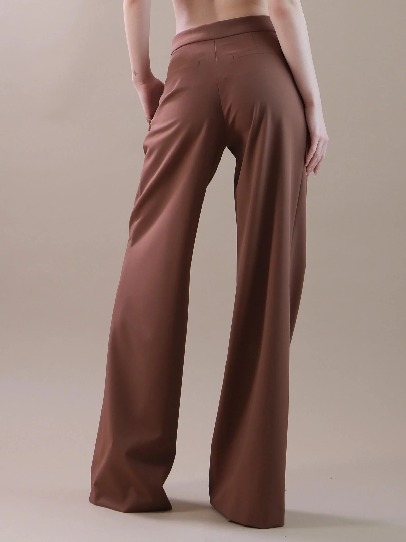 Pantaloni modello palazzo cuoio - Image 3