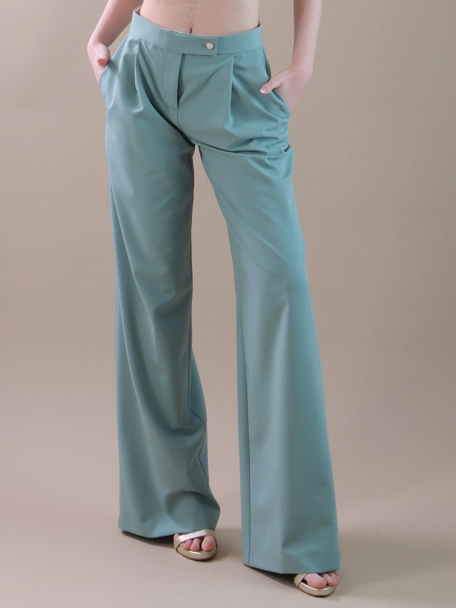 Pantaloni modello palazzo verde salvia - Image 2