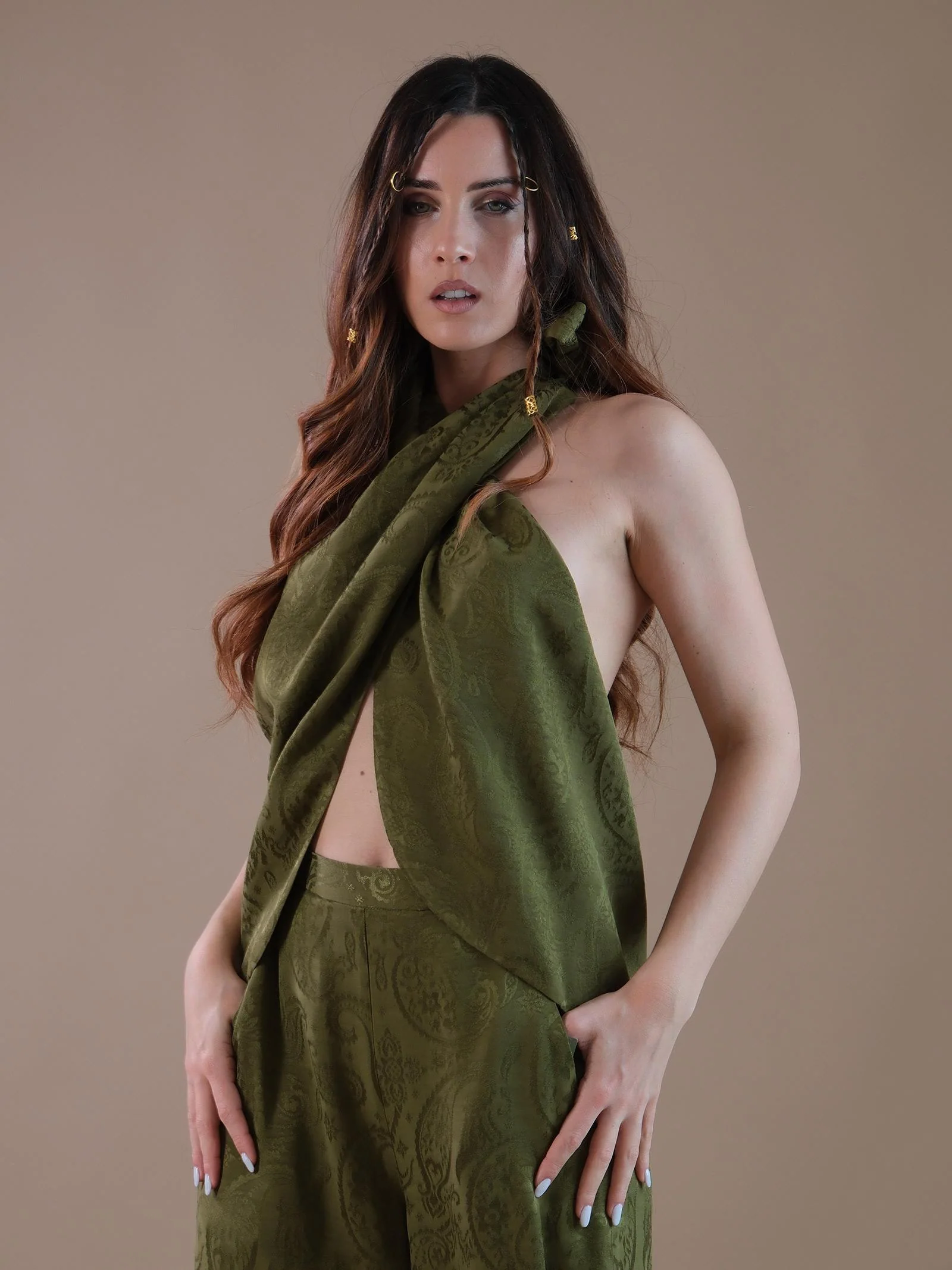 Top verde militare fantasia cashemere collo intrecciato