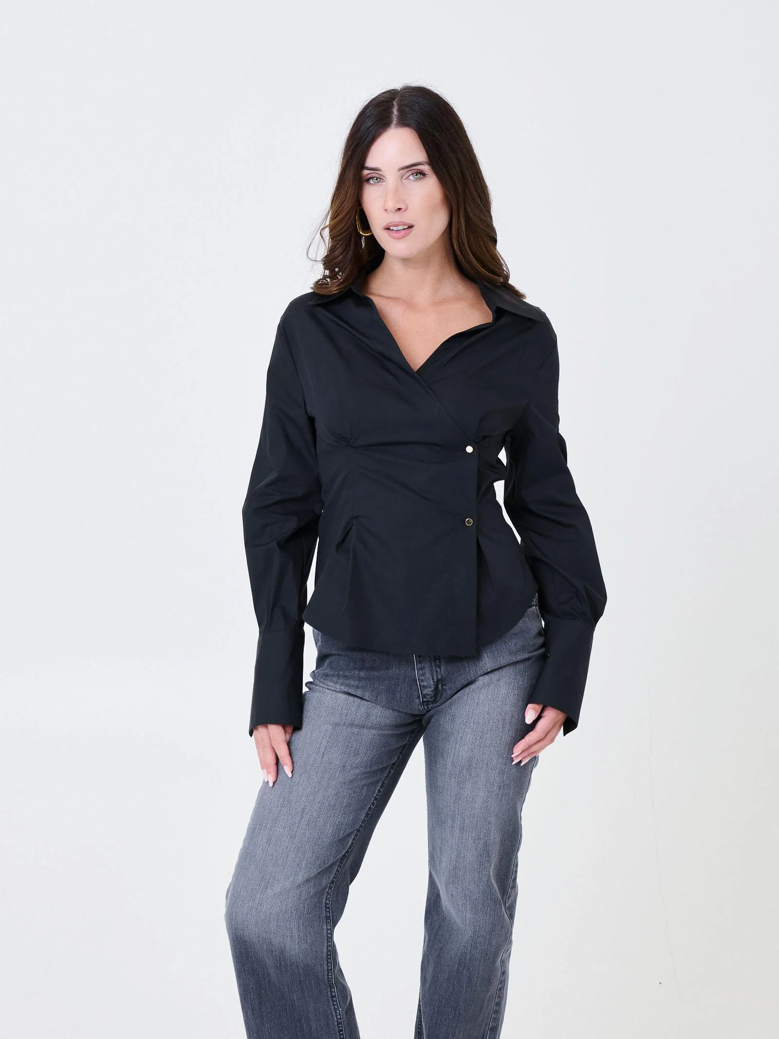 Camicia asimmetrica Imperial nera con chiusura laterale - Image 3