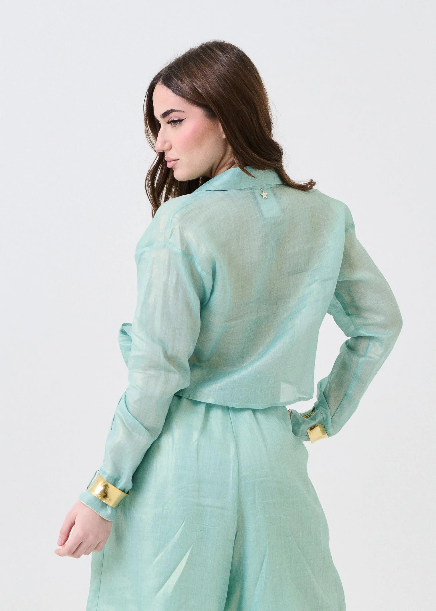 Camicia cropped Souvenir verde acqua con nodo centrale - Image 3