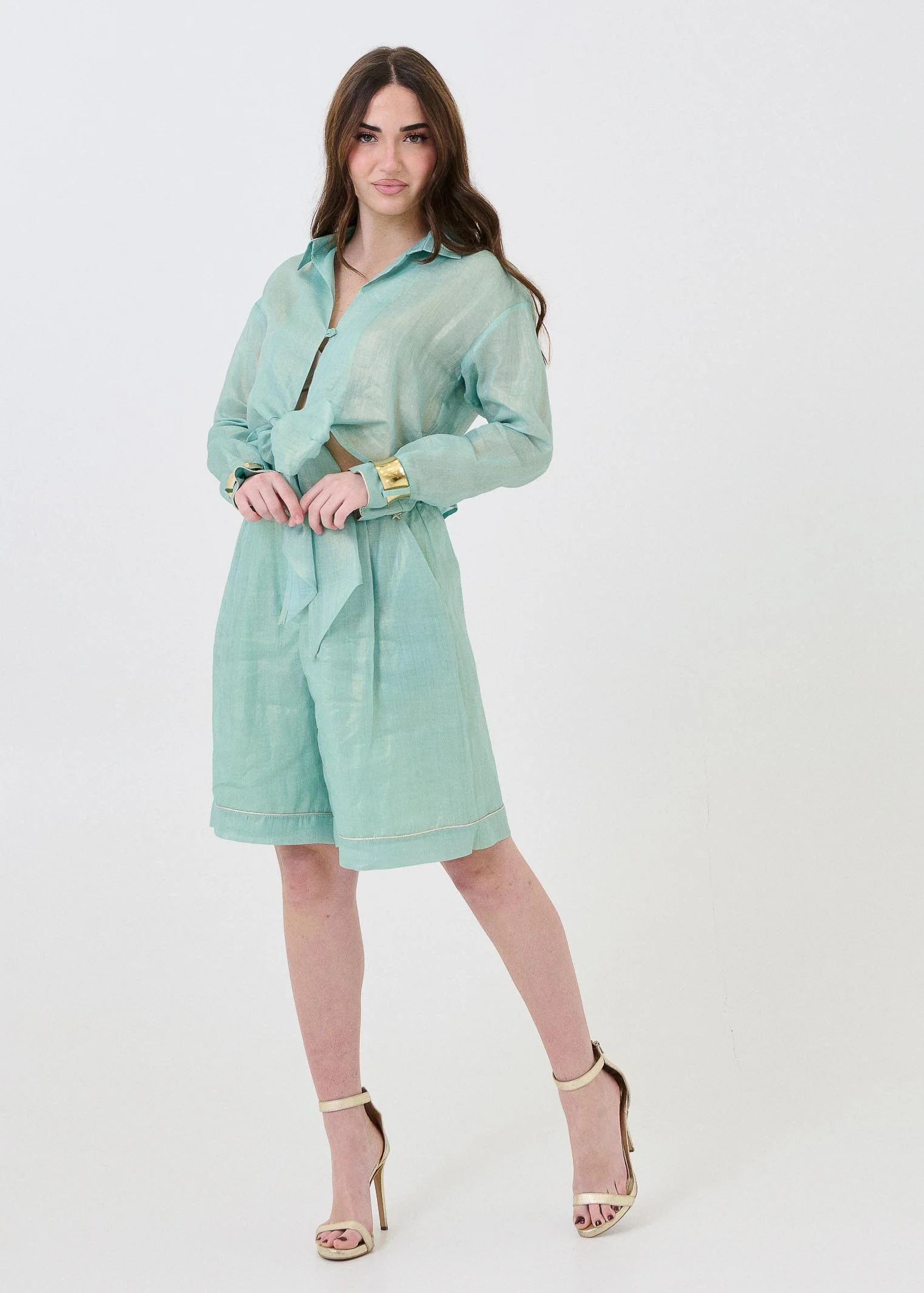 Camicia cropped Souvenir verde acqua con nodo centrale - Image 4