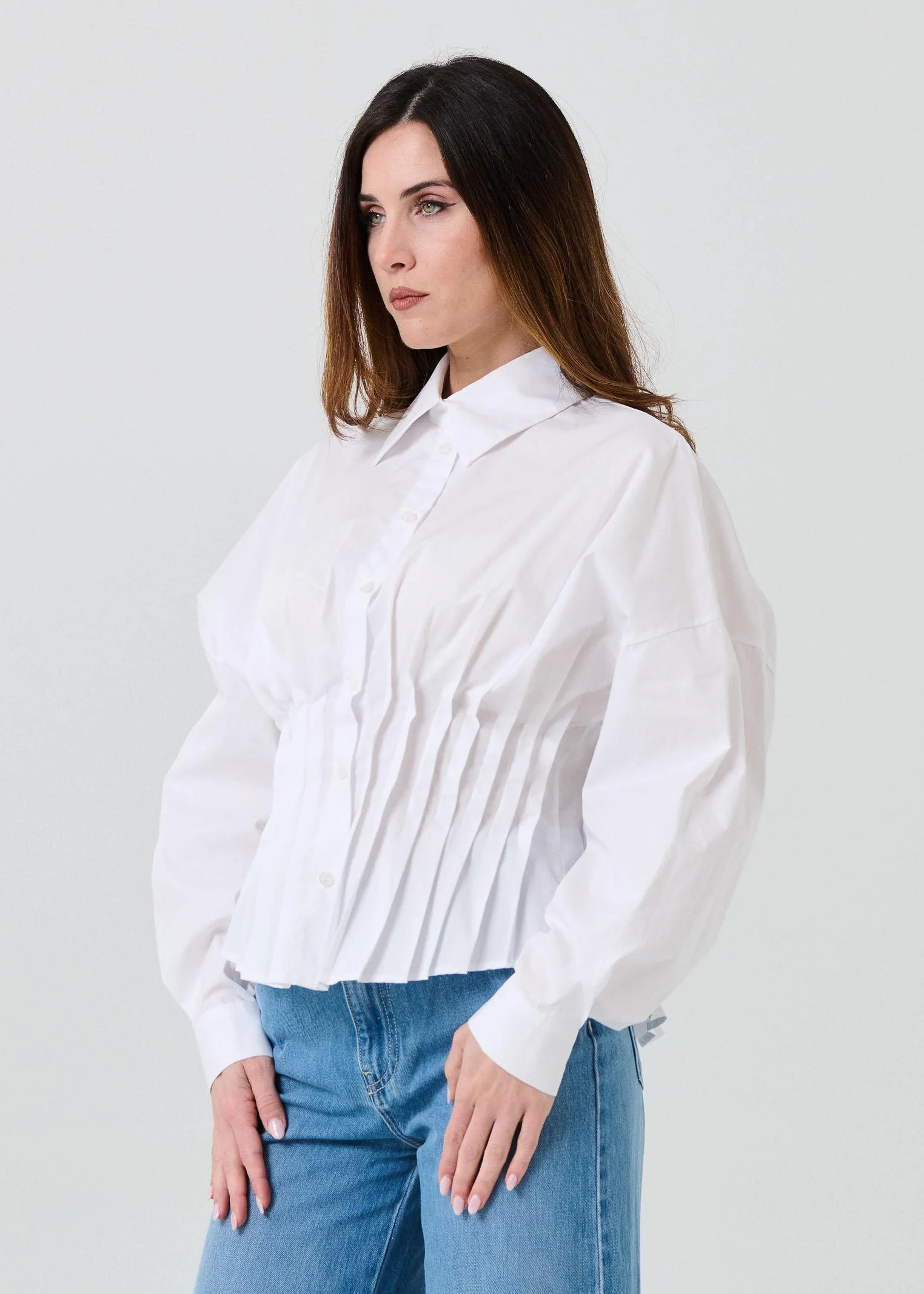 Camicia Haveone bianca con pieghe in vita - Image 2