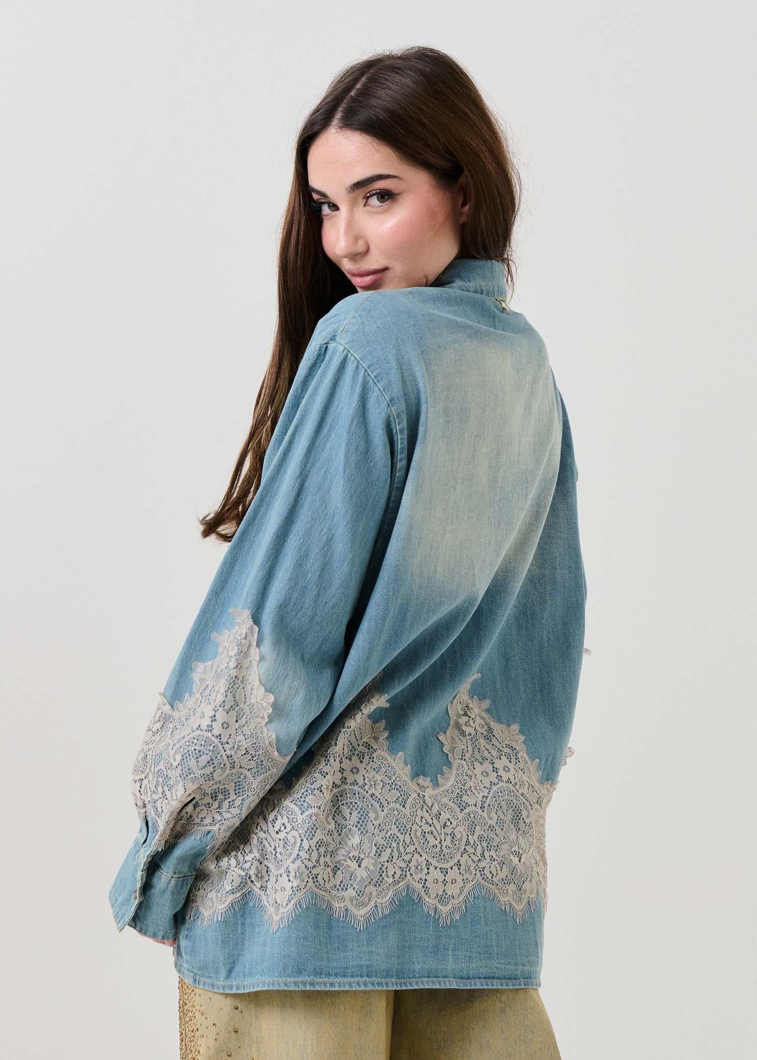 Camicia in denim Souvenir con inserti in pizzo - Image 3