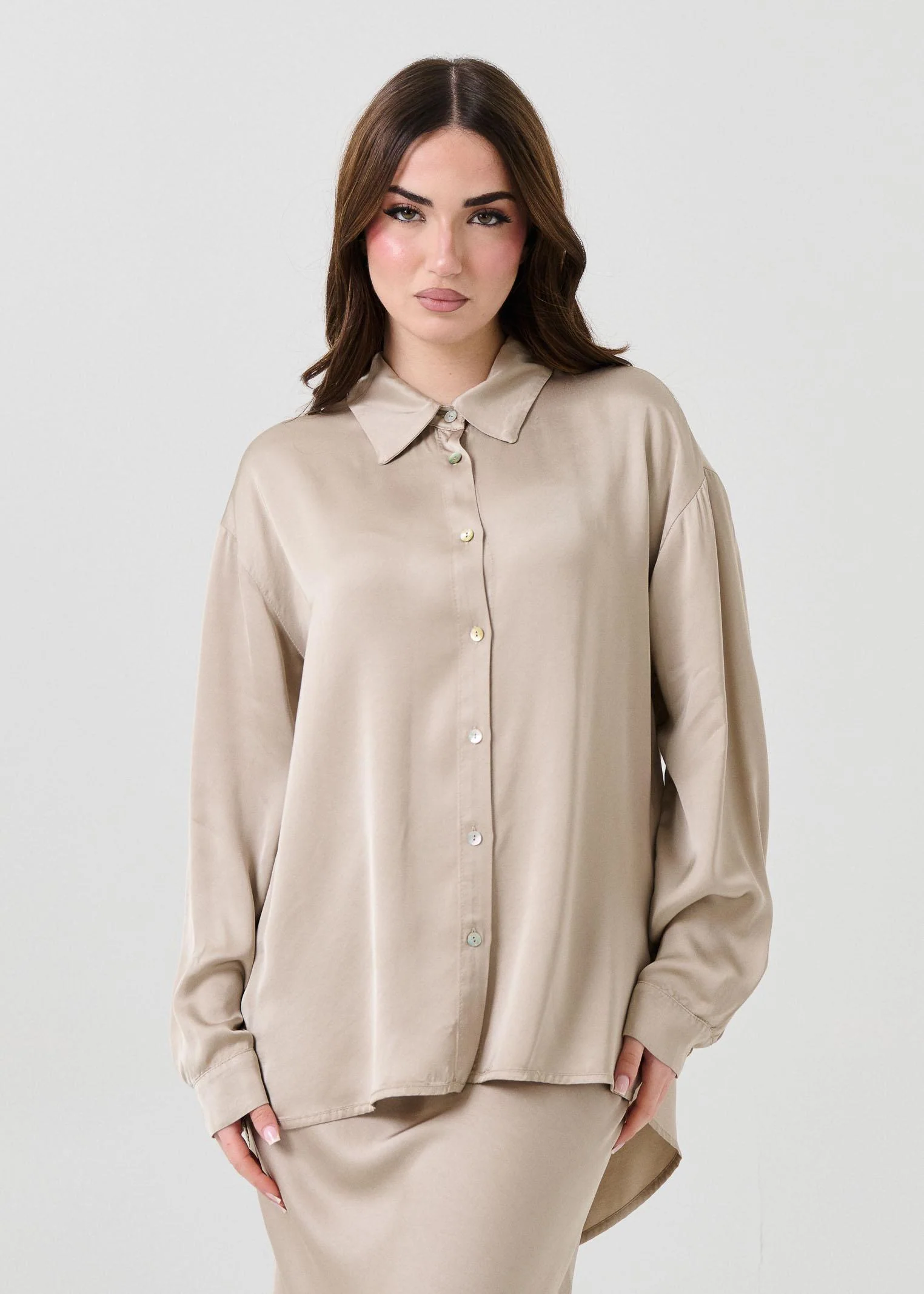 Camicia over Armoire beige - Image 2