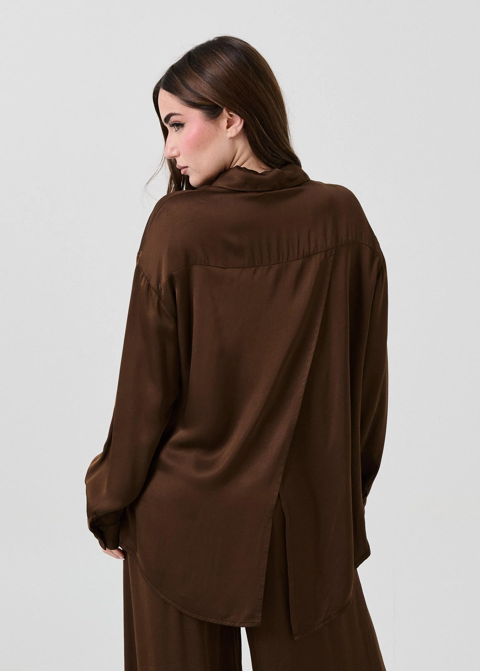 Camicia over Armoire marrone - Image 3