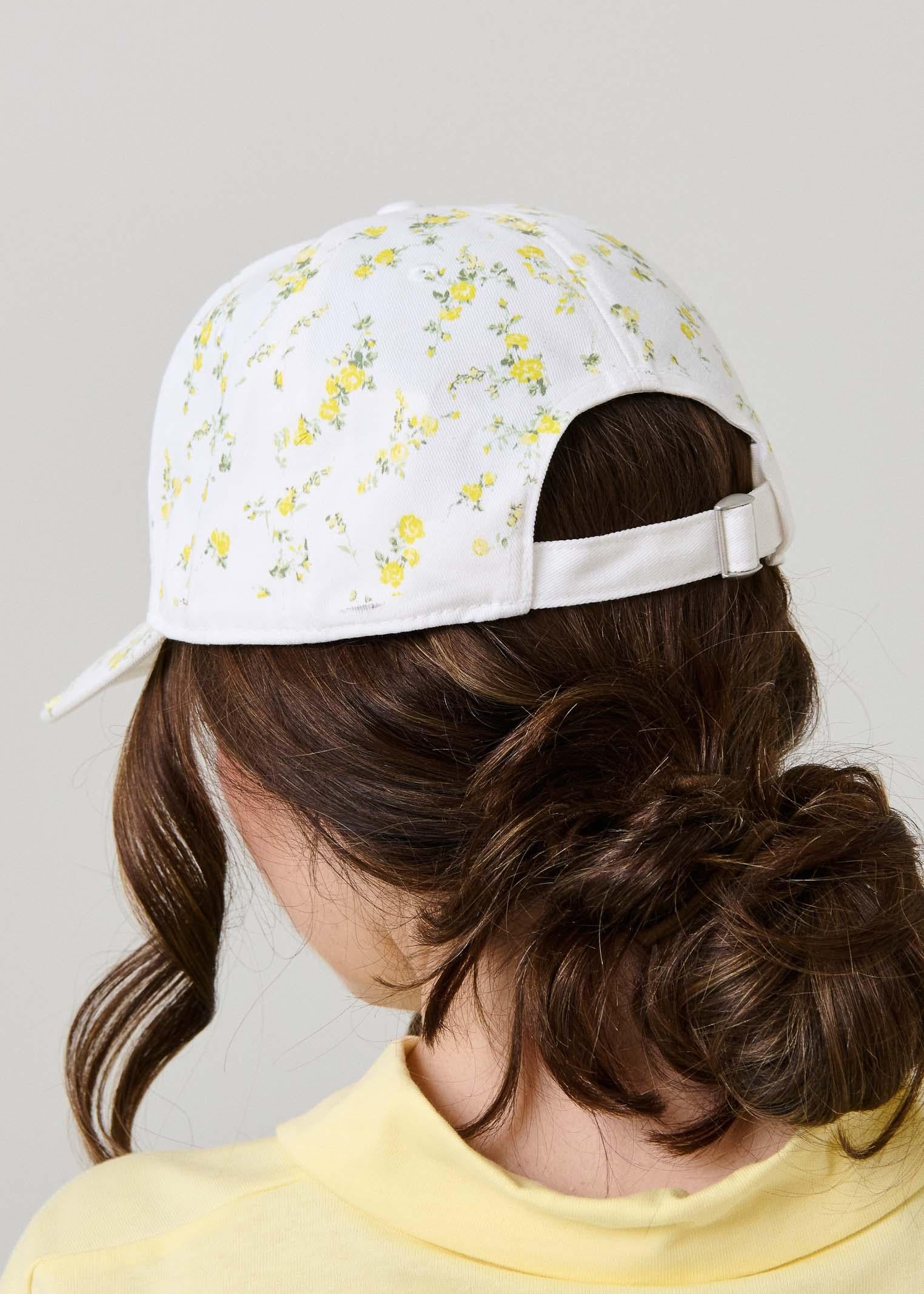Cappello con visiera Vicolo bianco con fiorellini all over gialli - Image 3