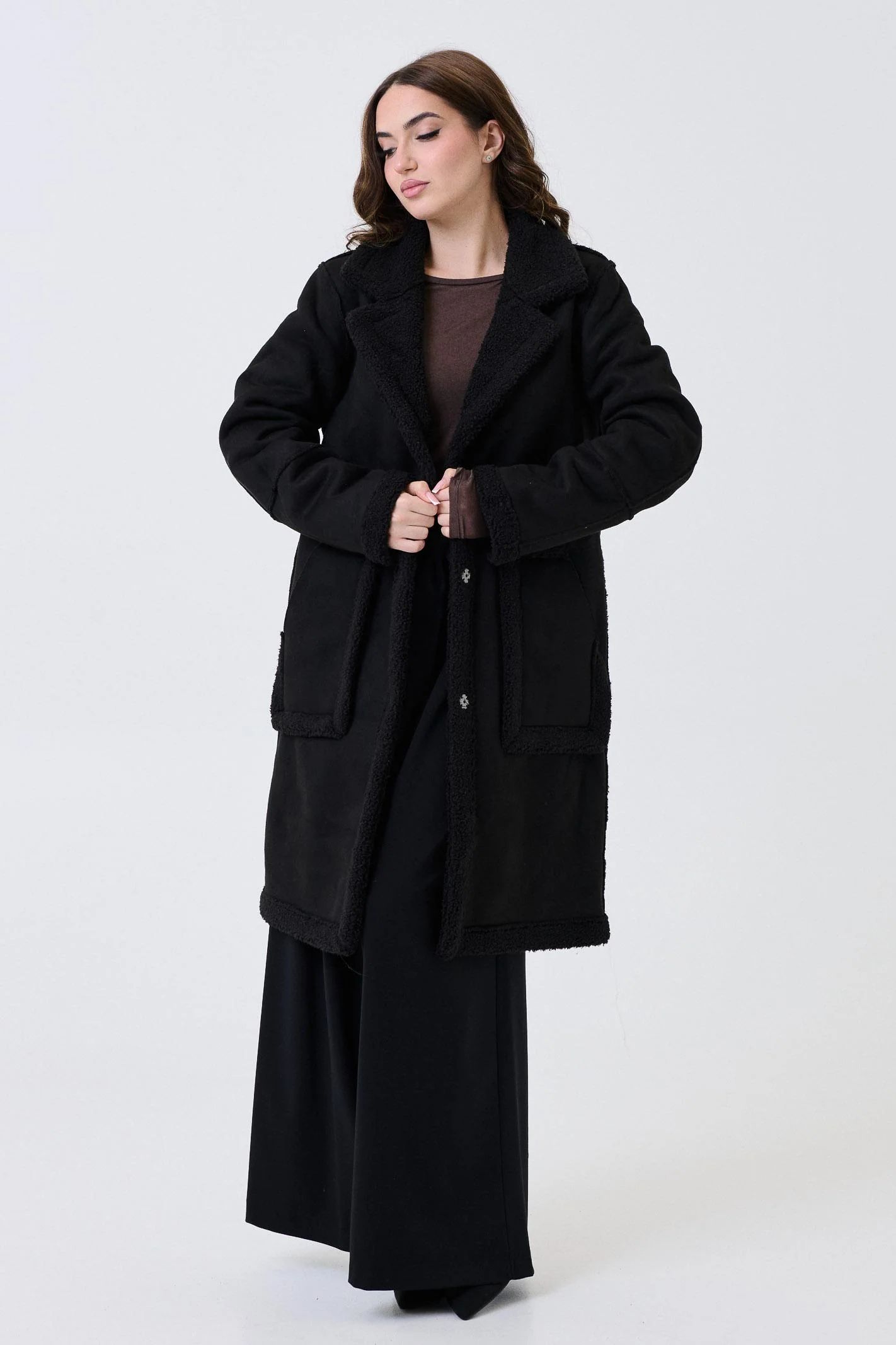 Cappotto Armoire nero con inserti in teddy - Image 4