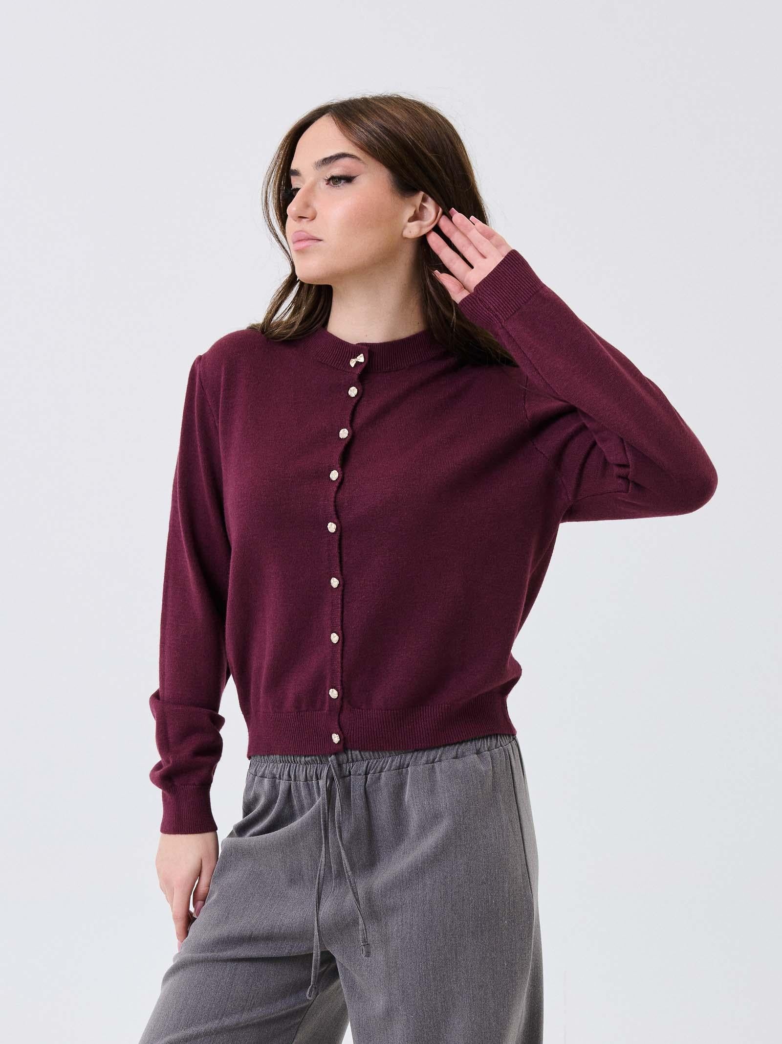 Cardigan Armoire bordeaux con bottoni gioiello - Image 2