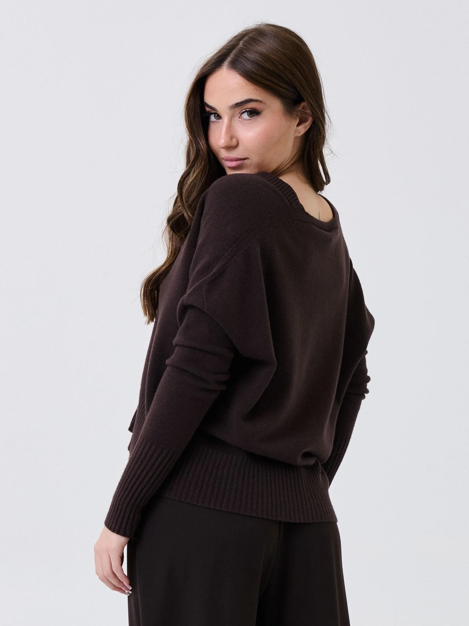 Cardigan Armoire moro con bottoni dorati - Image 3
