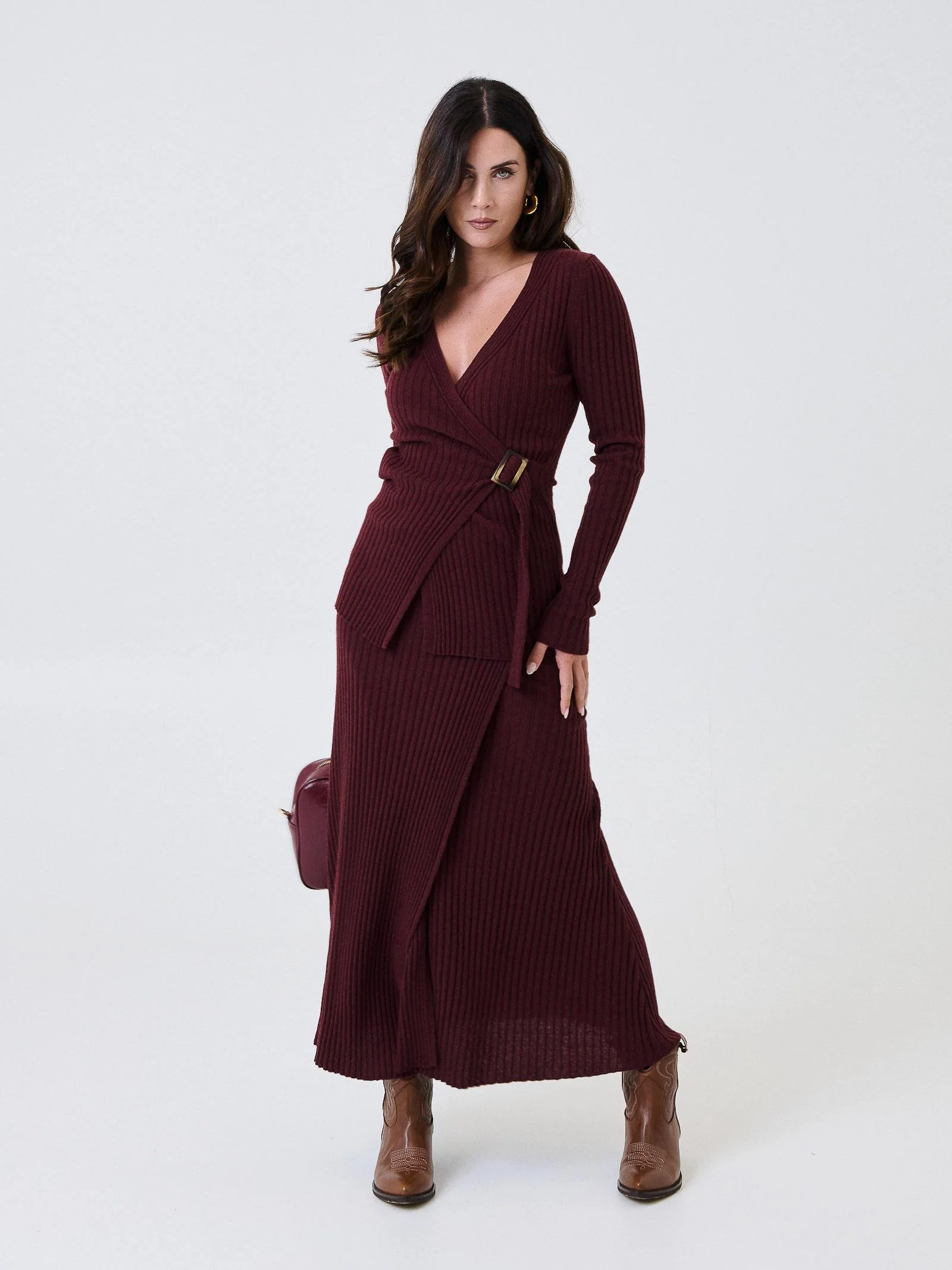 Cardigan Kontatto bordeaux con cintura ad anello effetto legno - Image 4