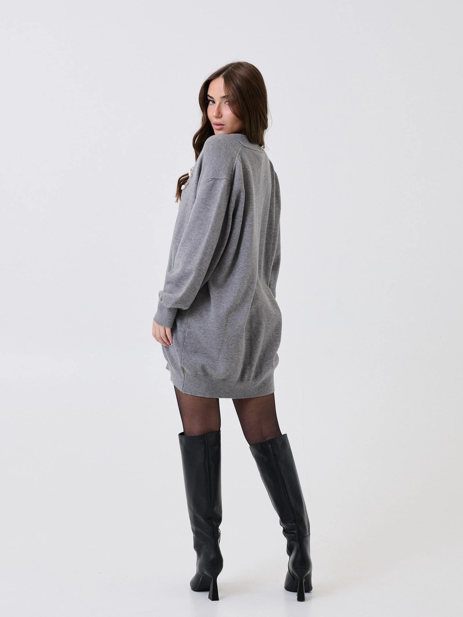 Cardigan over Vicolo grigio con spille removibili con perline - Image 4