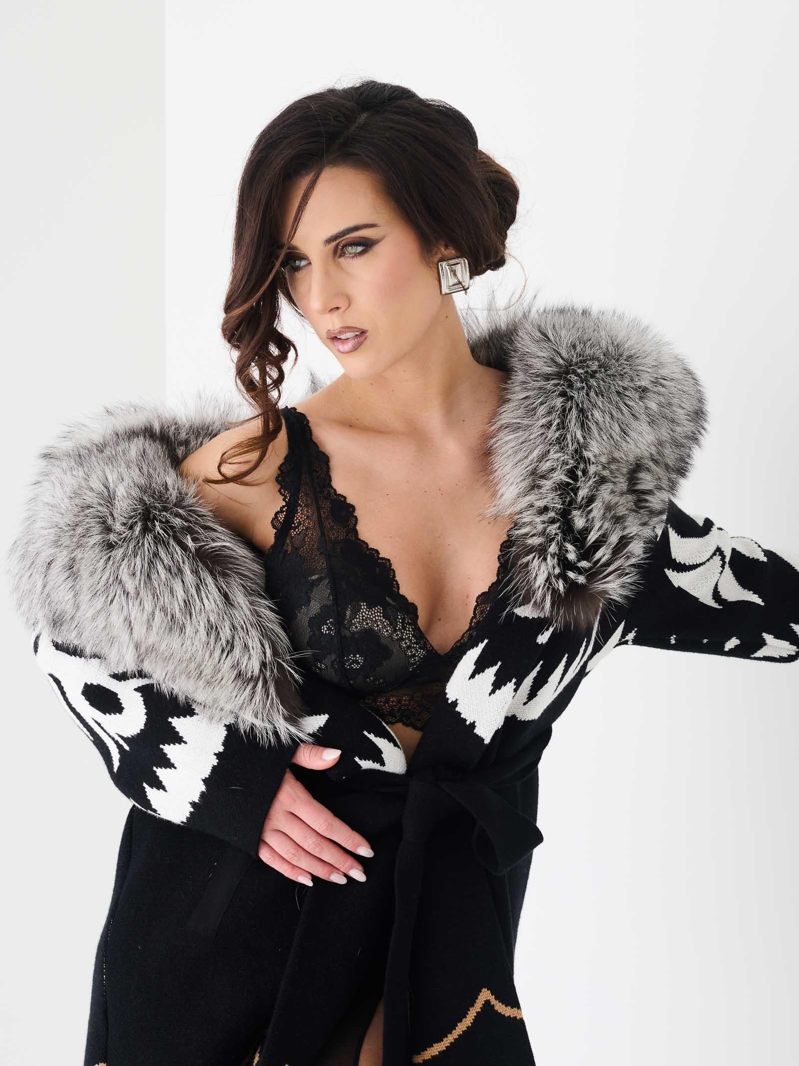 Cardigan Yes London nero e marrone con collo in pelliccia volpe - Image 2
