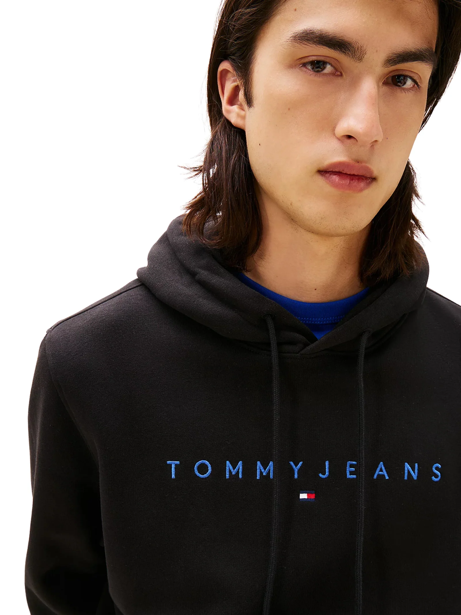 Felpa con cappuccio Tommy Hilfiger nero con logo lineare ricamato - Image 3