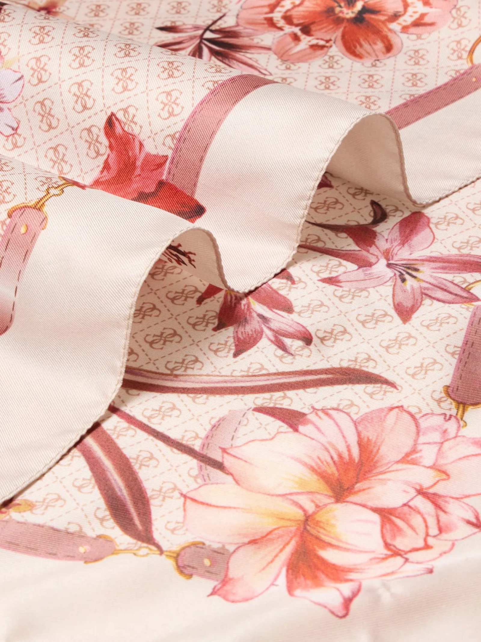 Foulard Guess beige con fantasia floreale - Image 3