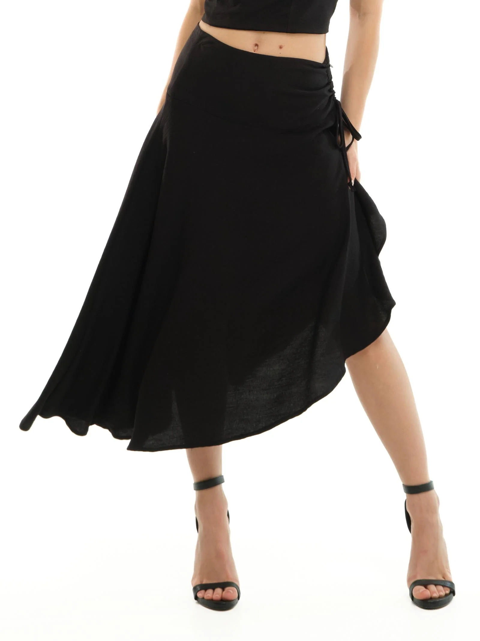 Gonna midi arricciata Dixie nera con spacco asimmetrico e coulisse regolabile