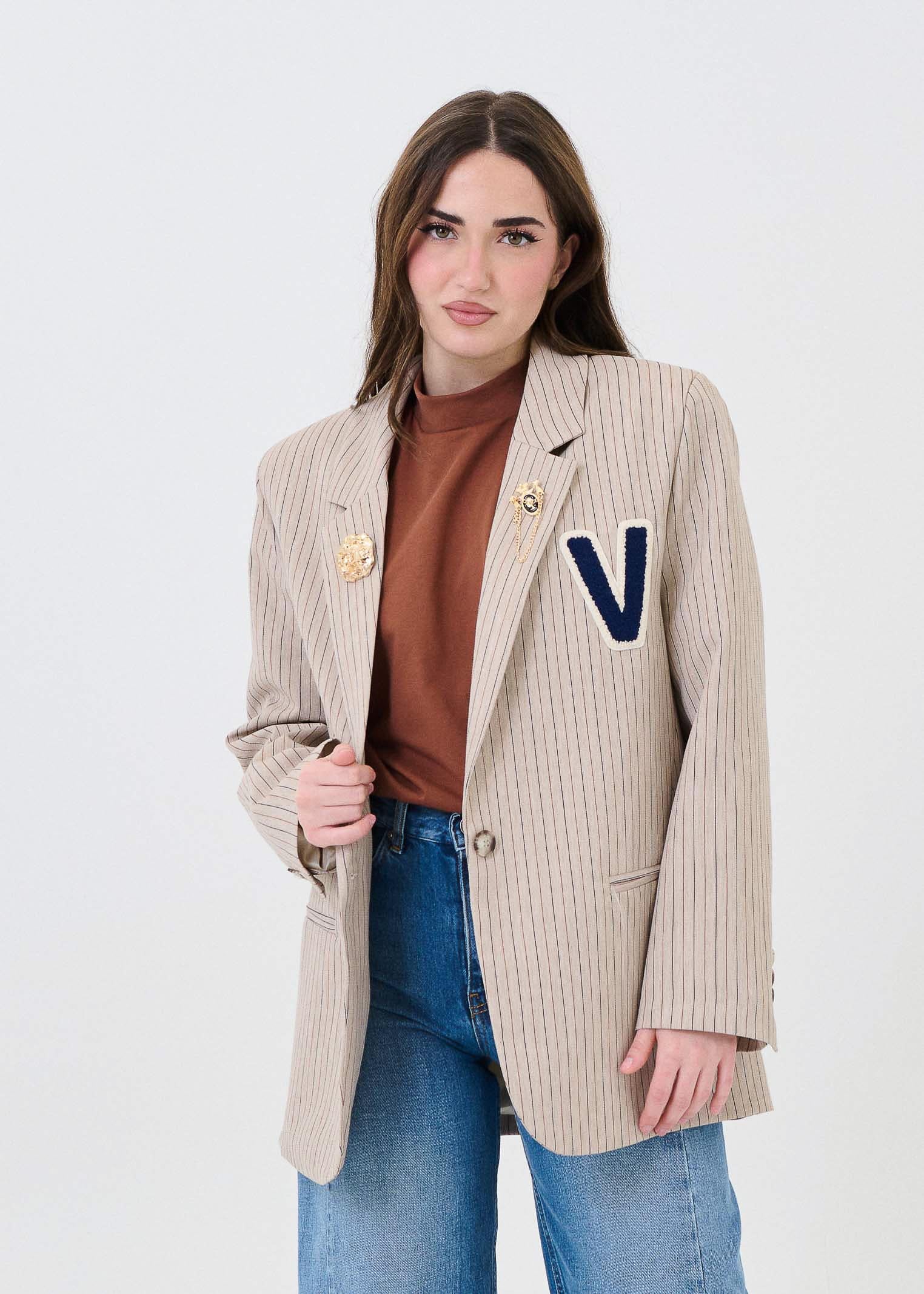 Giacca a righe Vicolo beige con patch V in rilievo teddy - Image 2