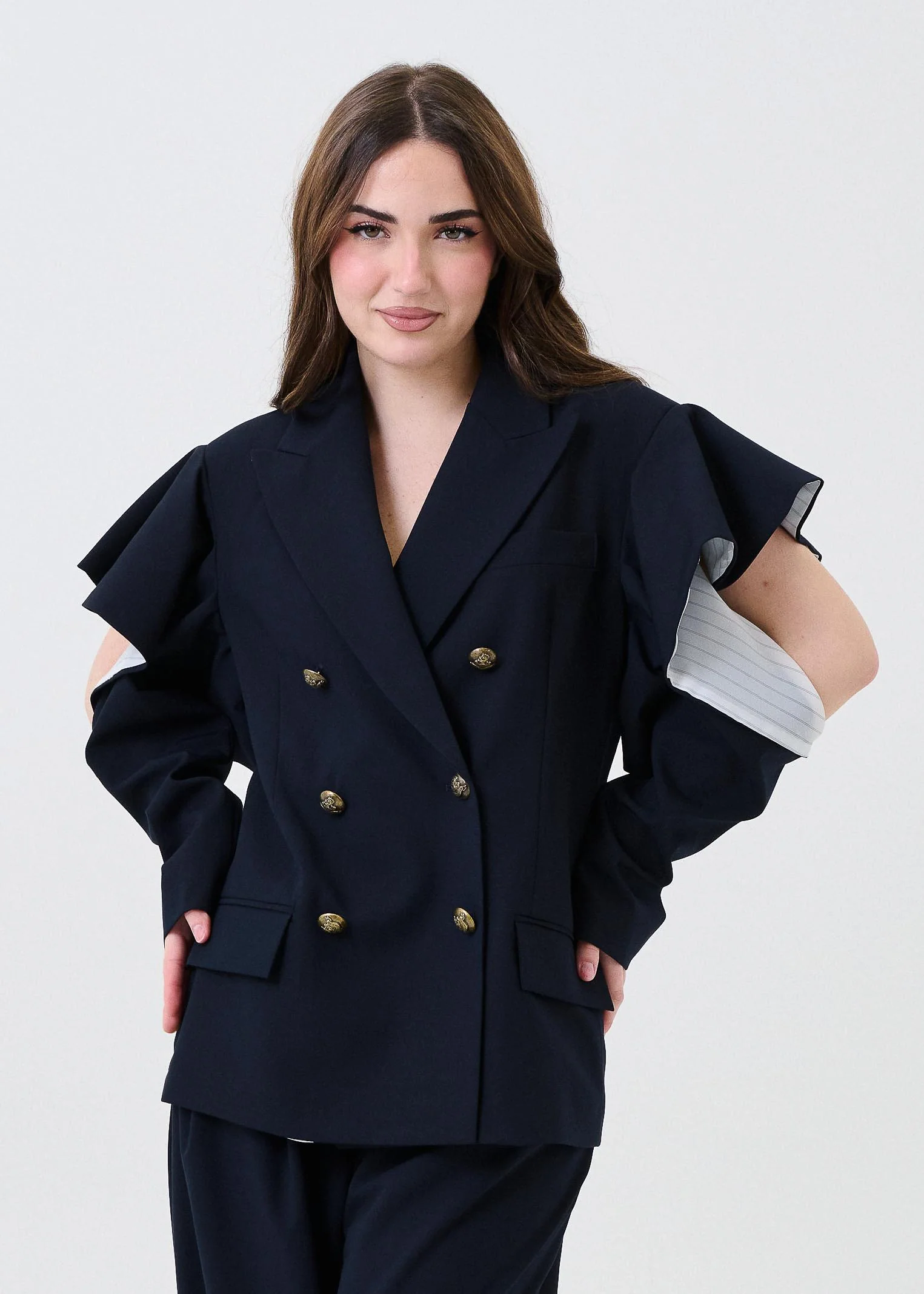 Giacca Vicolo blu con rouches sulle spalle