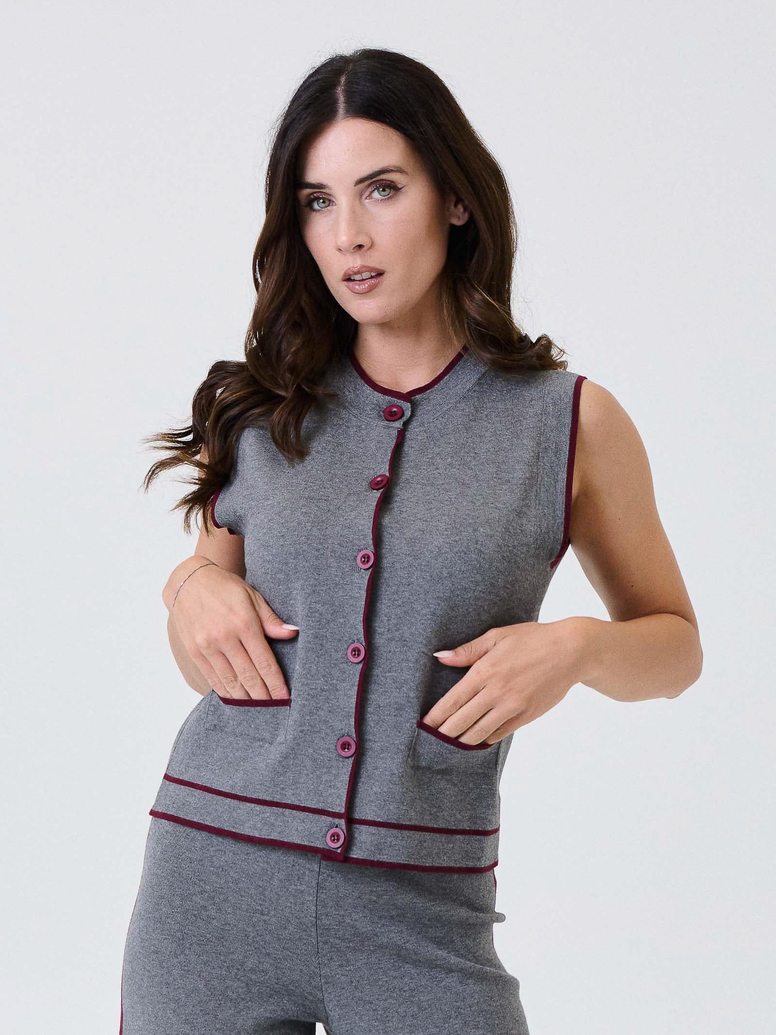 Gilet Kontatto grigio con finiture bordeaux - Image 2