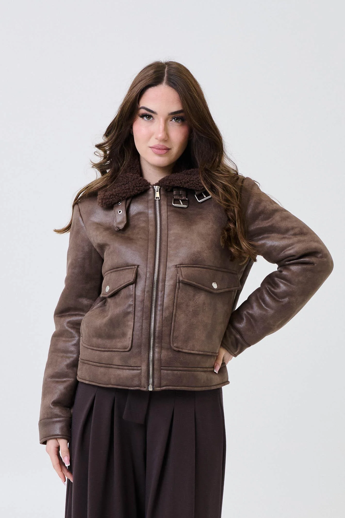 Giubbino Armoire marrone scamosciato con colletto teddy