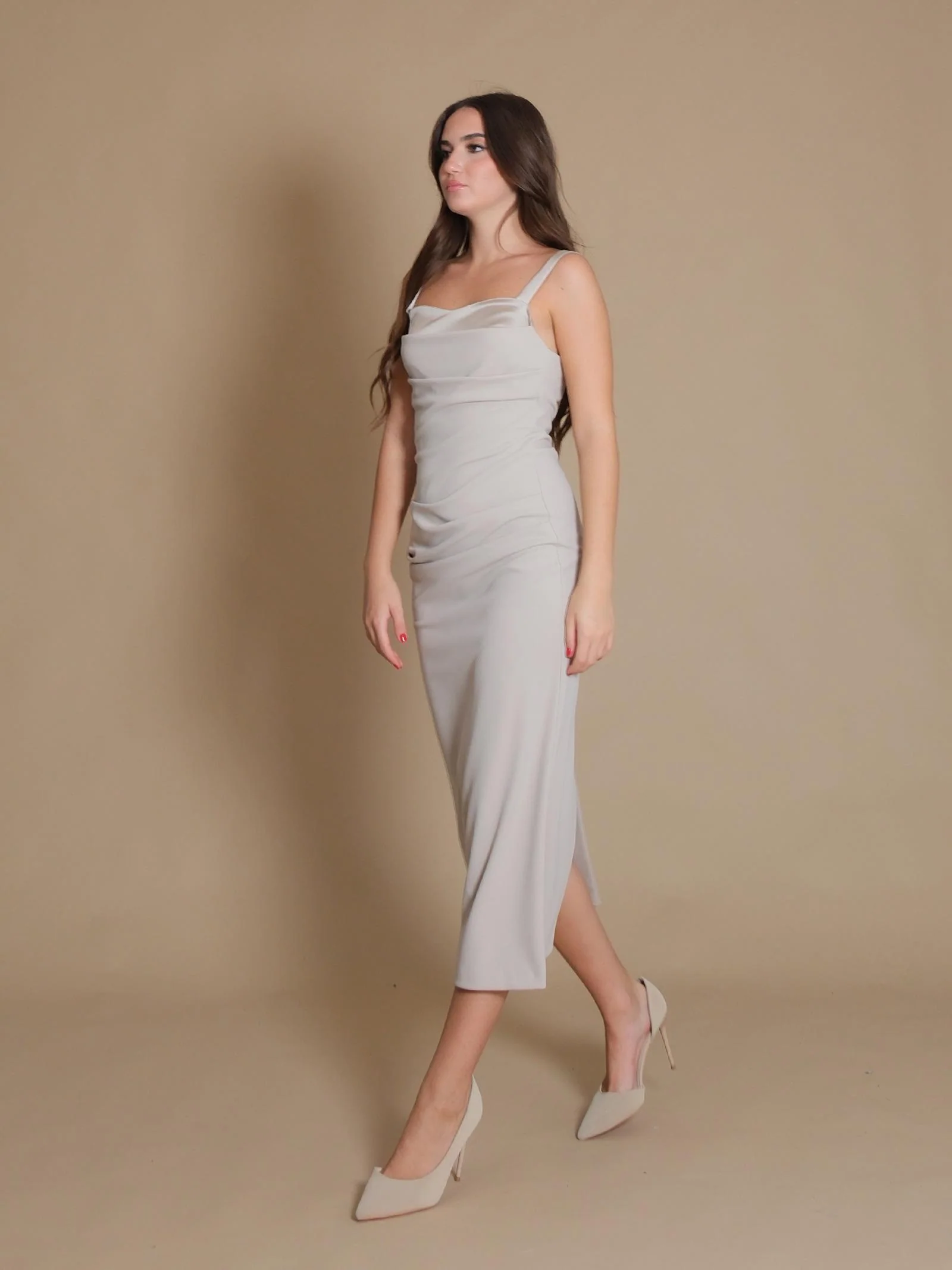 Abito midi Imperial con scollo a cuore beige luna - Image 2