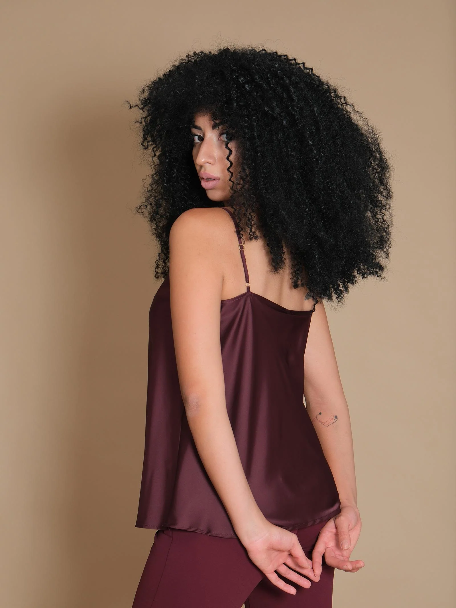Bluse Imperial rosso marsala scollo rotondo - Image 3