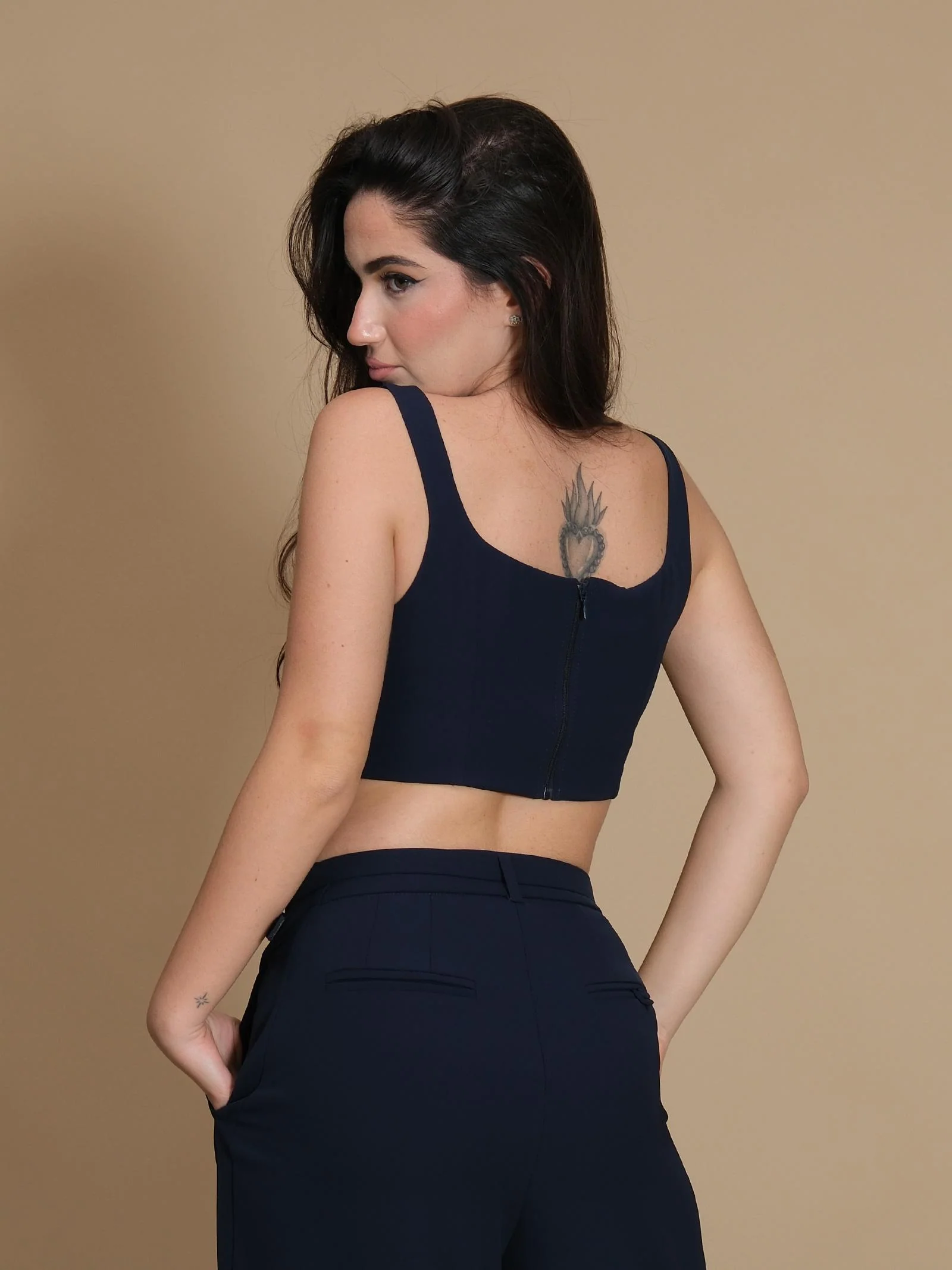 Crop top Imperial blu con scollo quadrato e spalline - Image 3