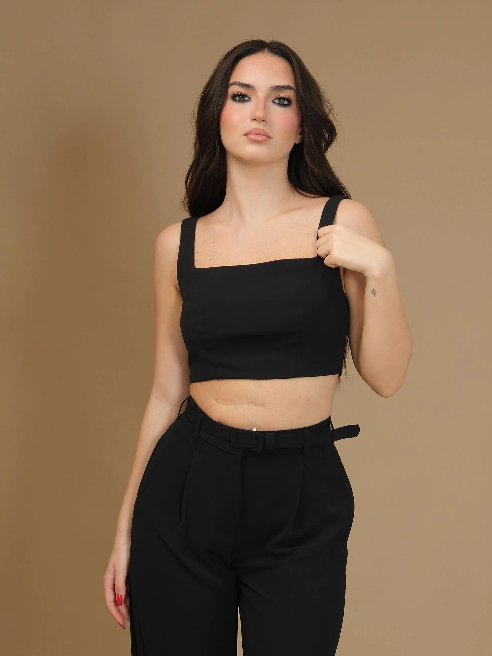 Crop top Imperial nero con scollo quadrato e spalline - Image 2