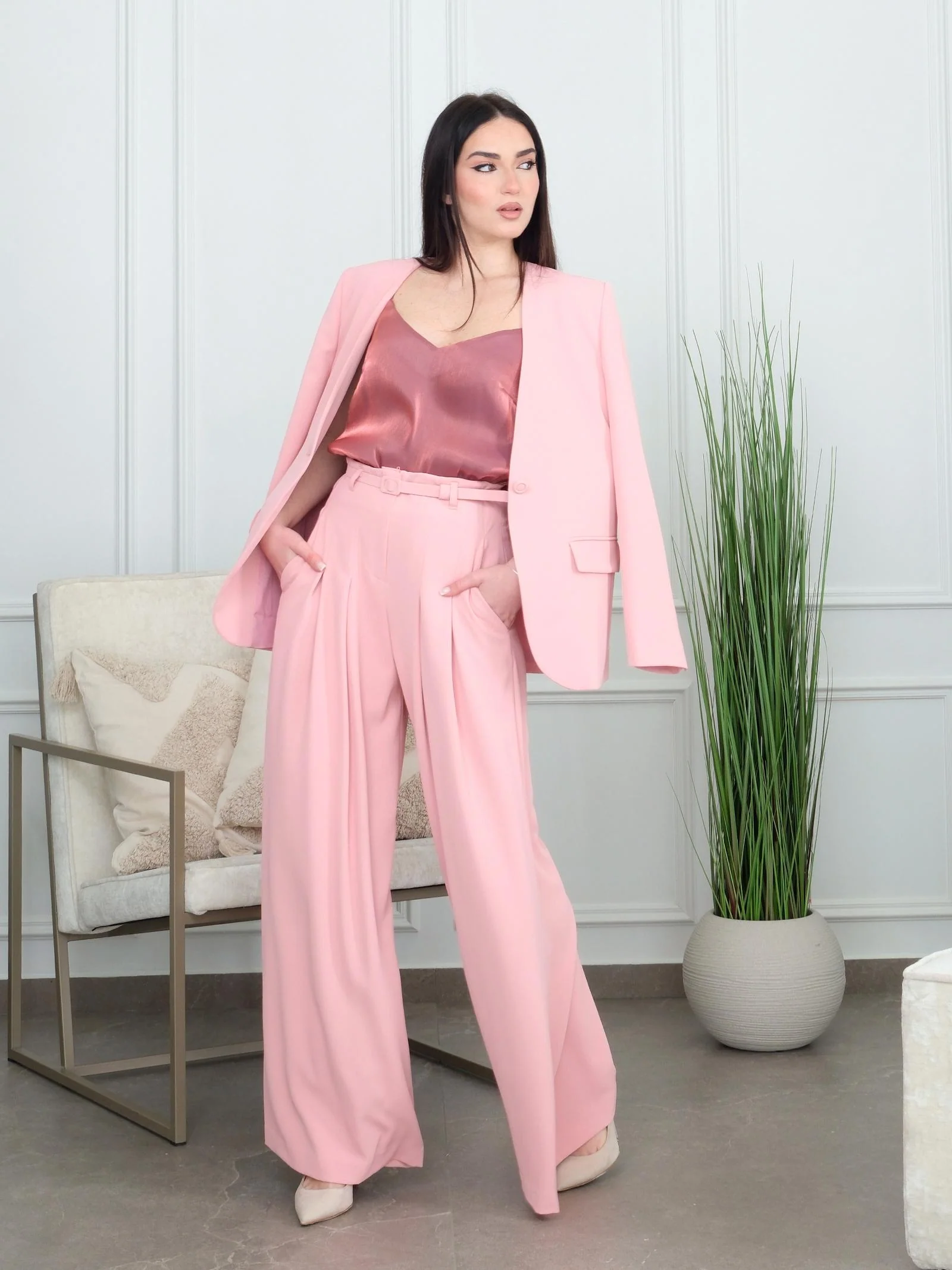 Pantalone ampio Imperial rosa con vita alta e cinturino - Image 4