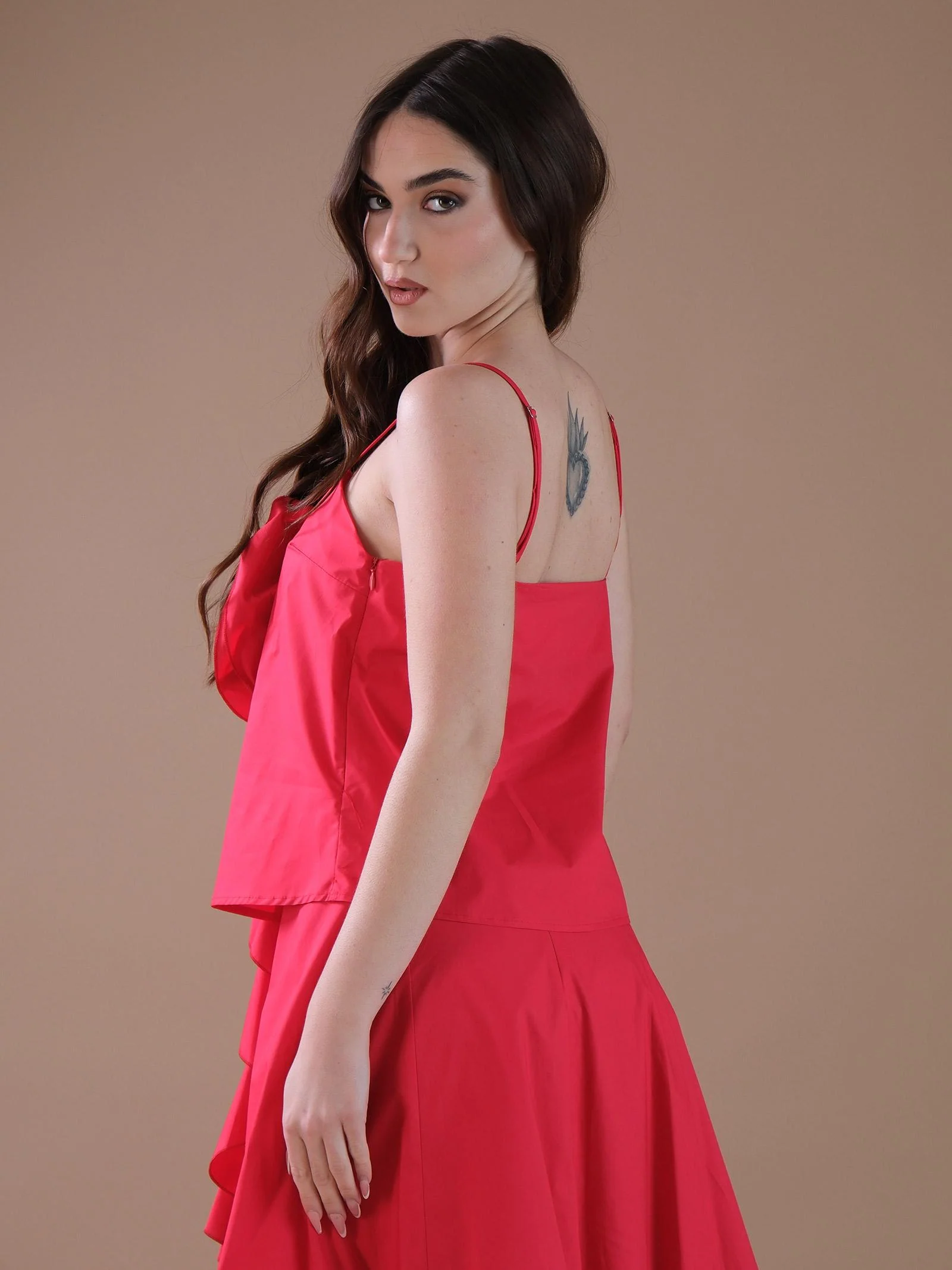 Top rosso in cotone con maxi rosa sul fronte - Image 3