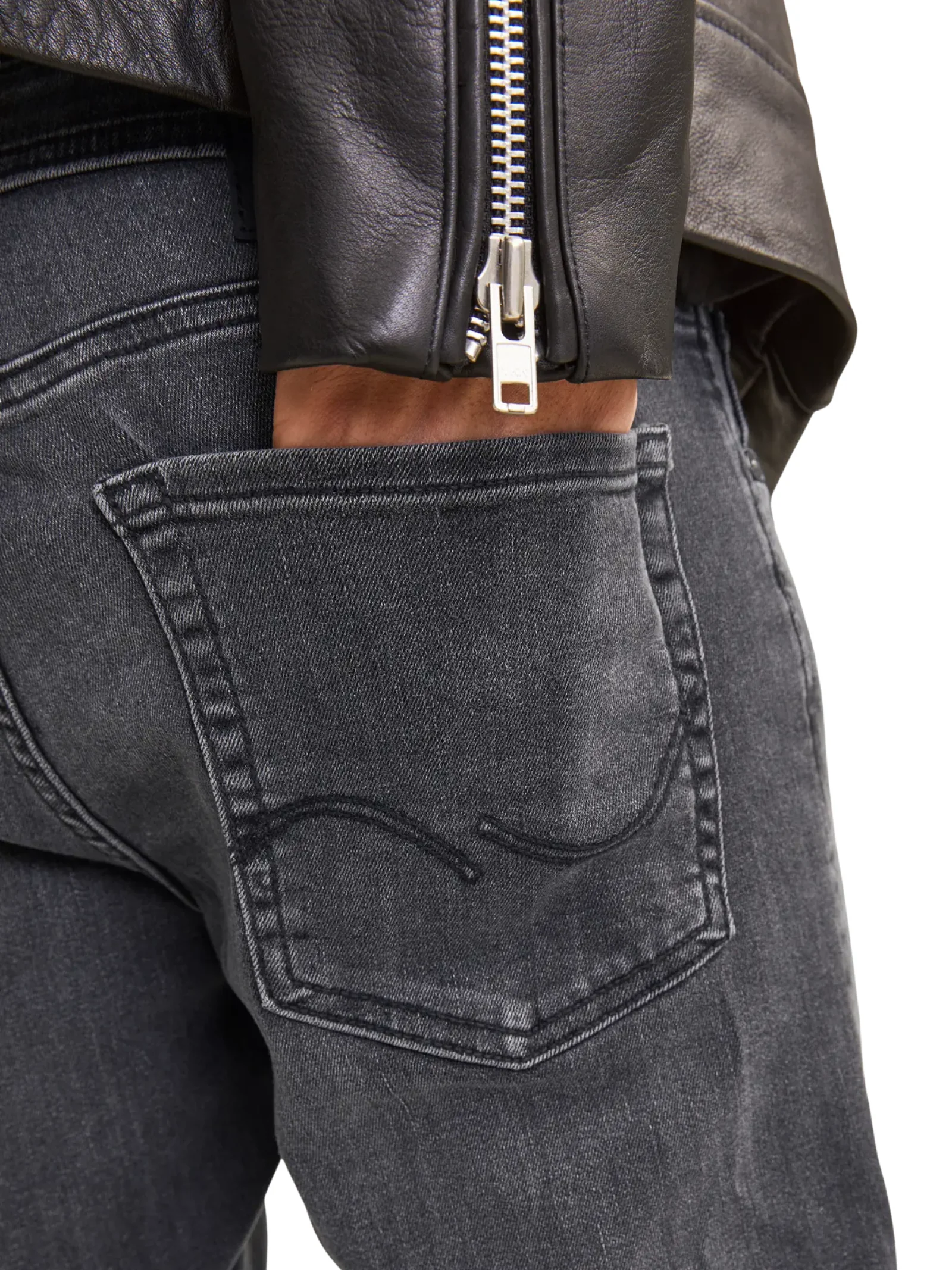Jeans "CB 817" Jack & Jones nero con dettaglio slavato - Image 4