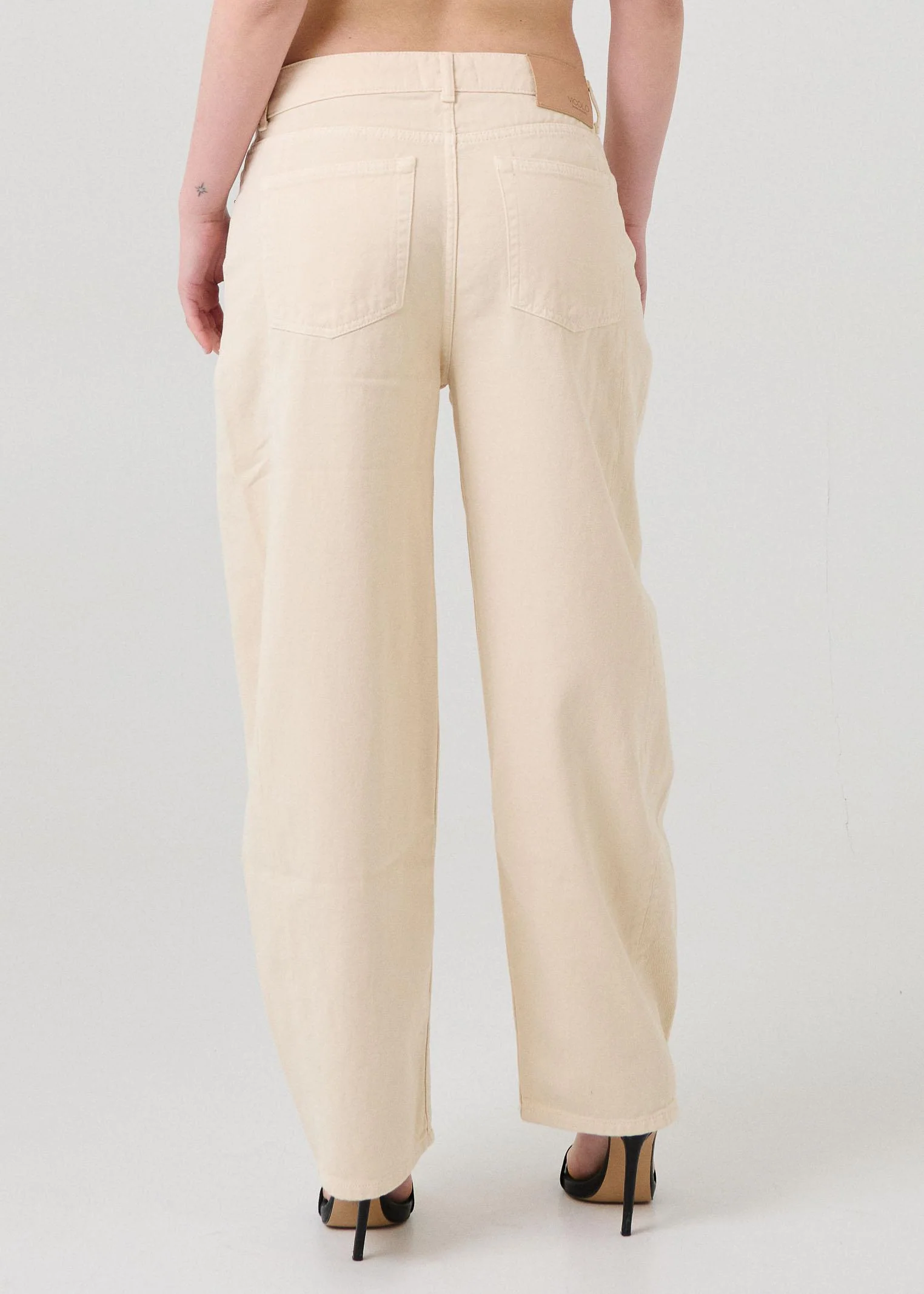 Jeans "Chiara Barrel" Vicolo vaniglia - Image 3