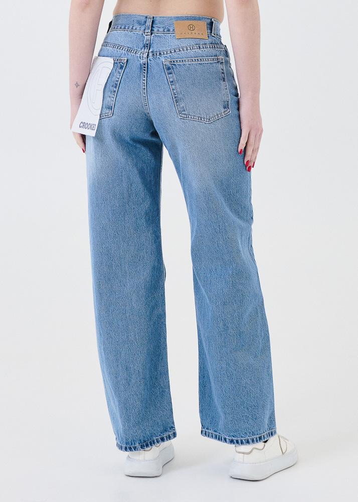 Jeans "crooked" Haveone blu con abbottonatura asimmetrica - Image 3