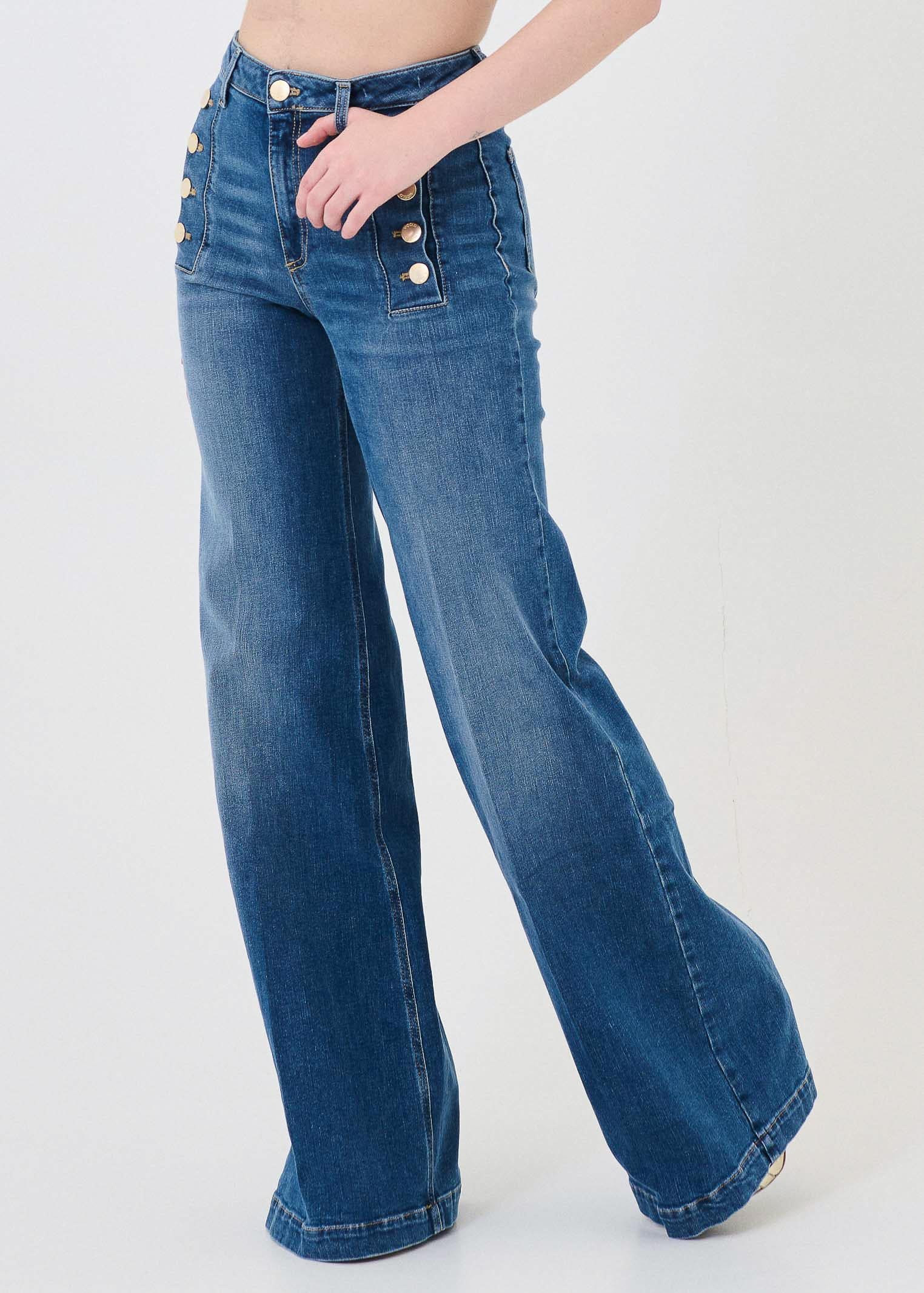Jeans "Giudith" Vicolo blu con bottoni dorati - Image 2